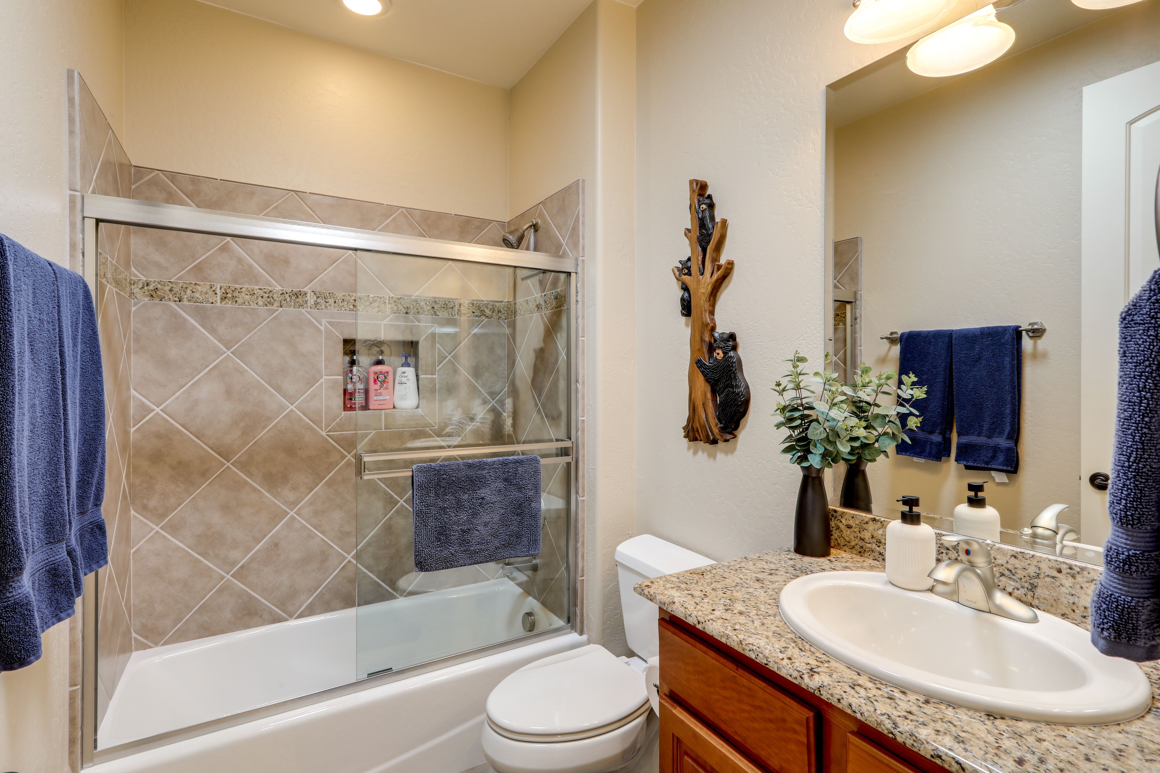 Full Bathroom | 2nd Floor