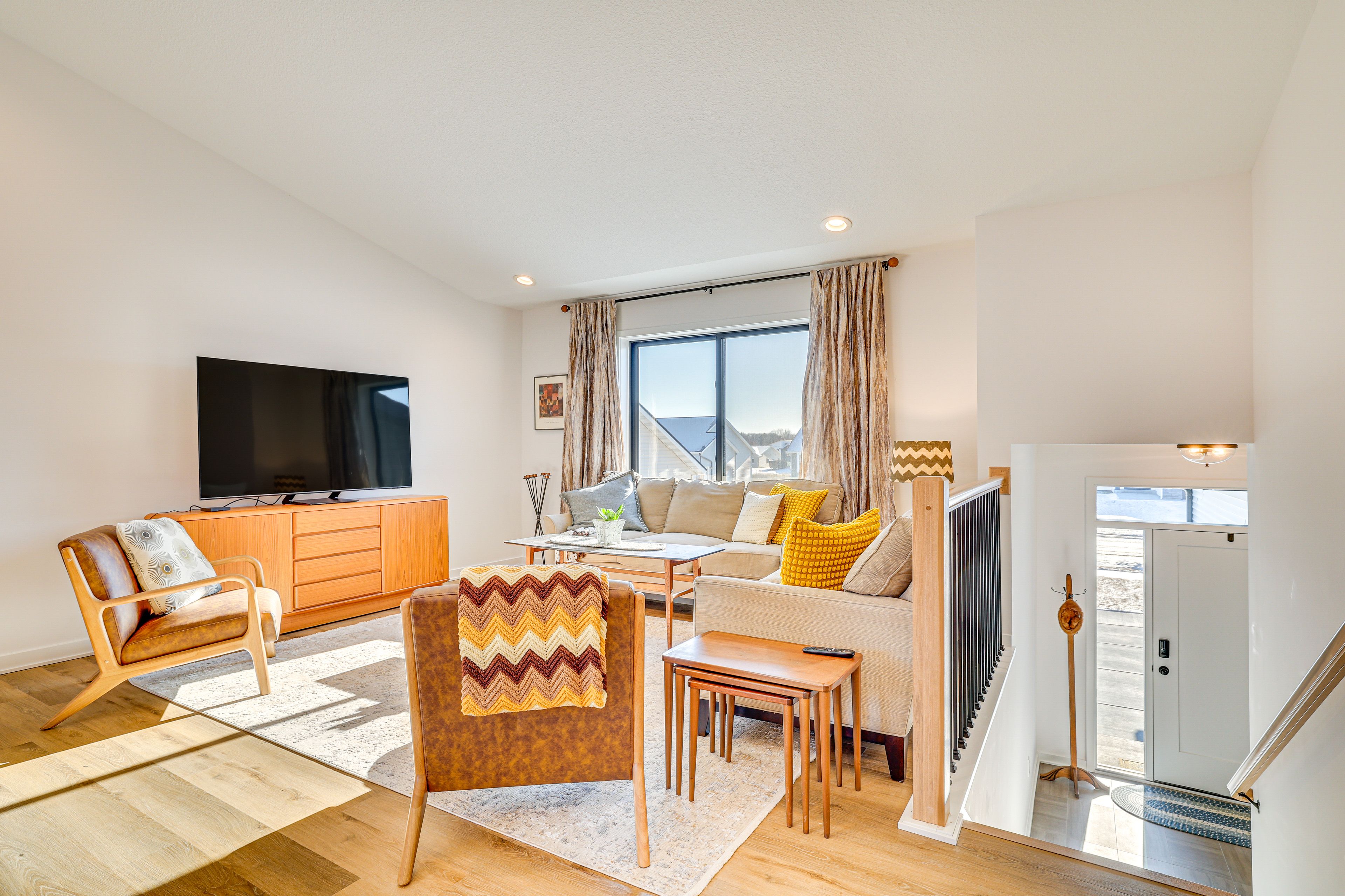 Living Room | Upper Floor | Central A/C & Heating