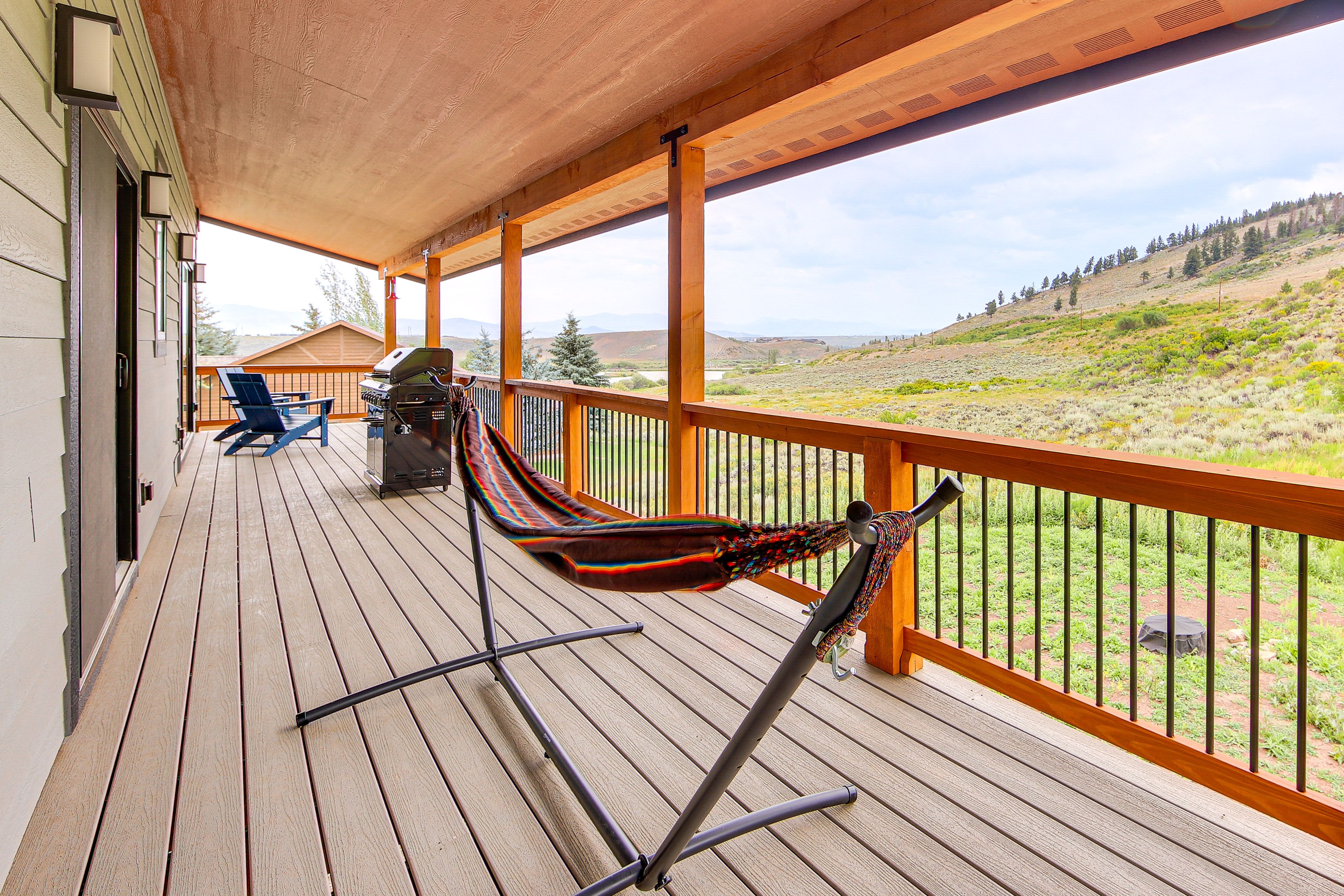 Covered Deck | Mountain Views | Seasonal Gas Grill (Summer)