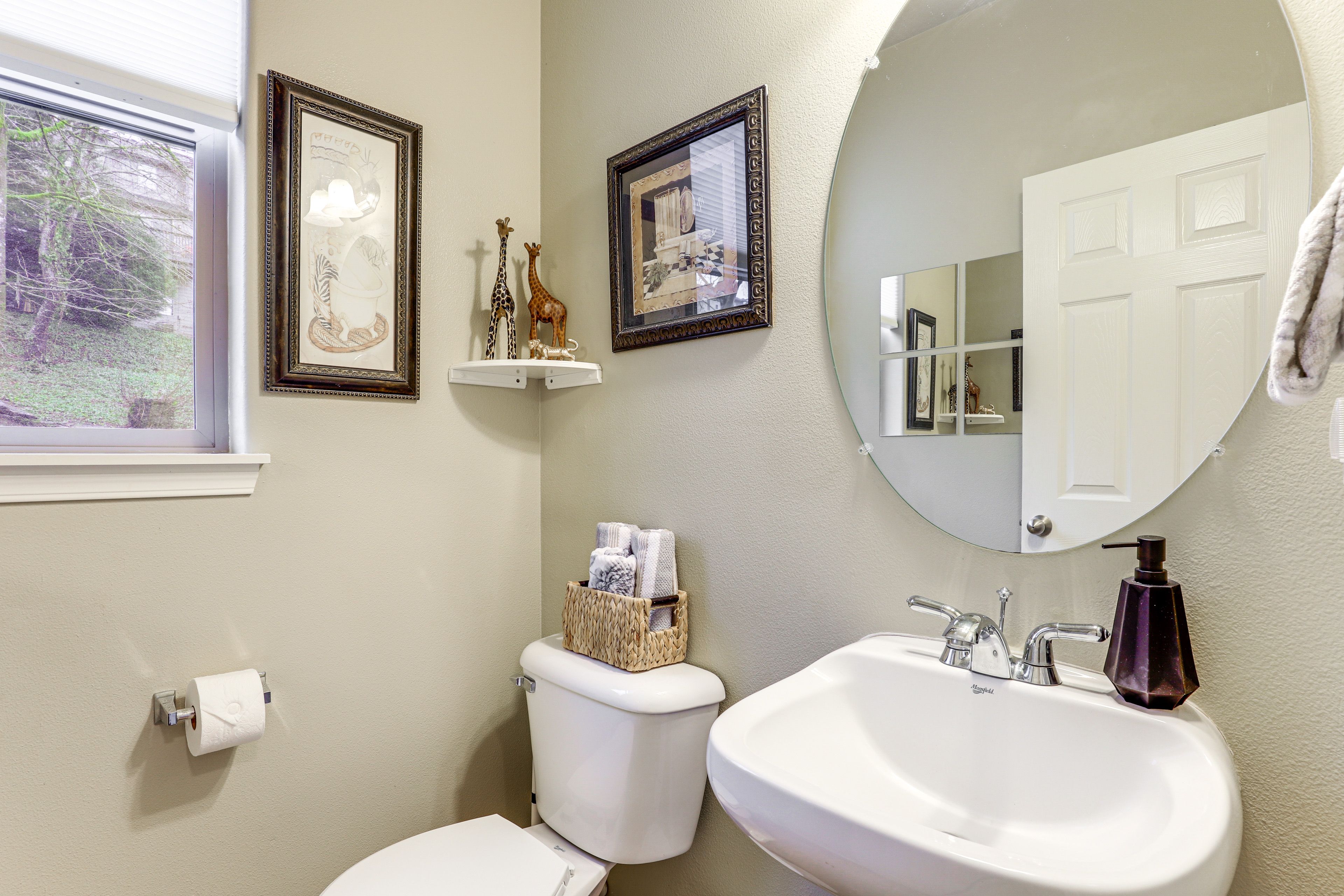 Half Bathroom | Main Level
