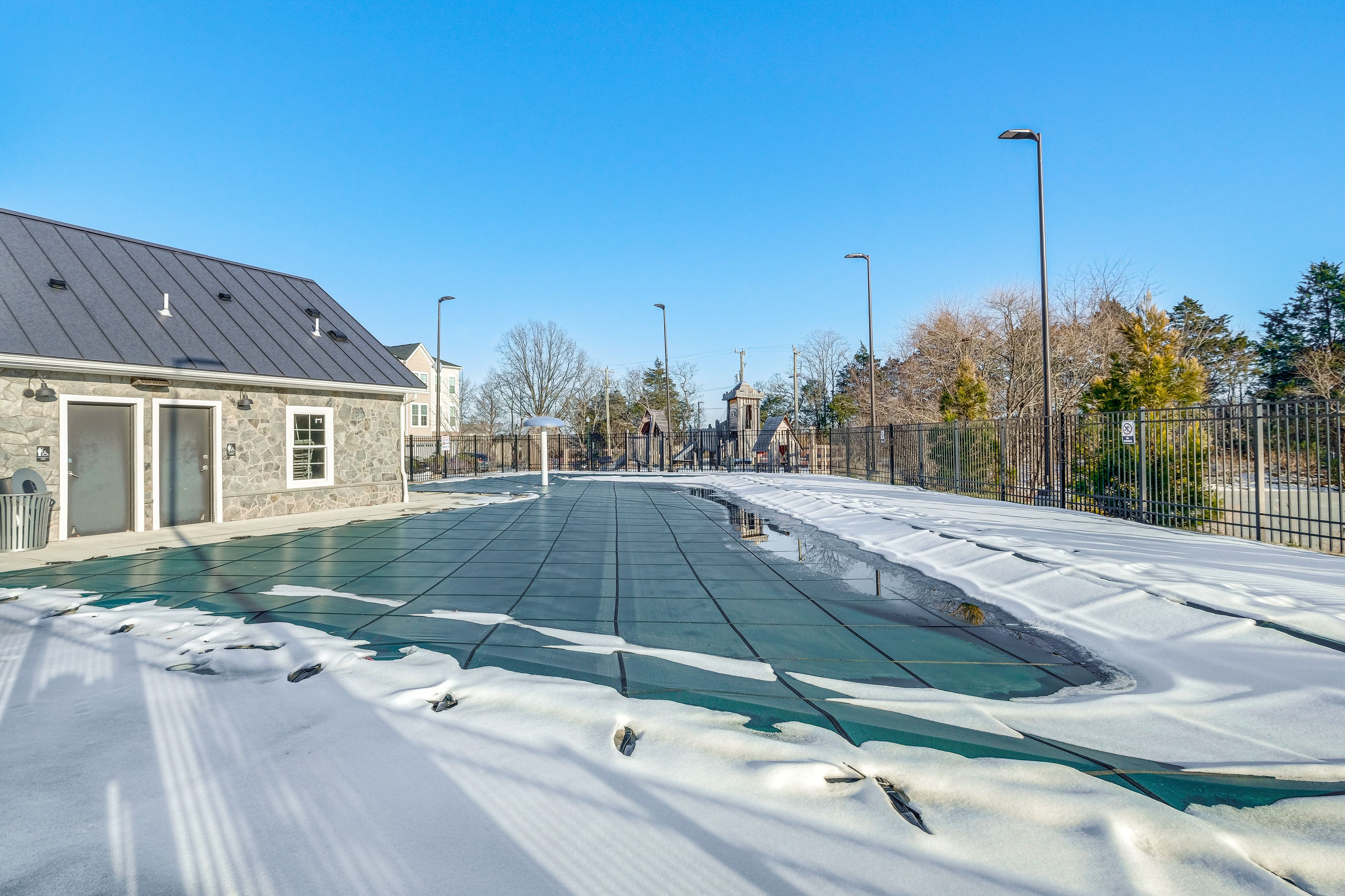 Robinson Manor Community Amenities | Outdoor Pool | Playground