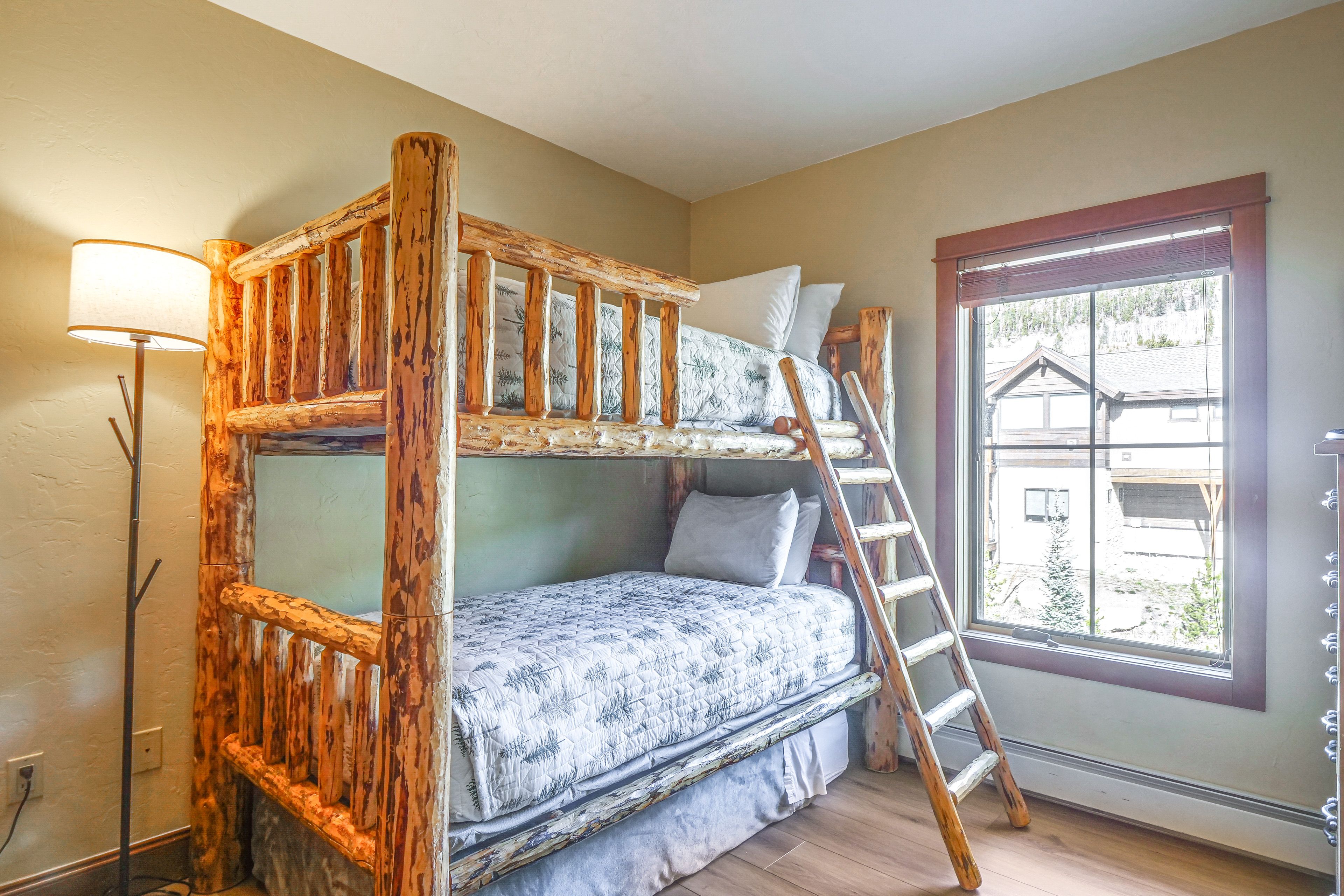 Bedroom 2 | Twin Bunk Bed w/ Twin Trundle