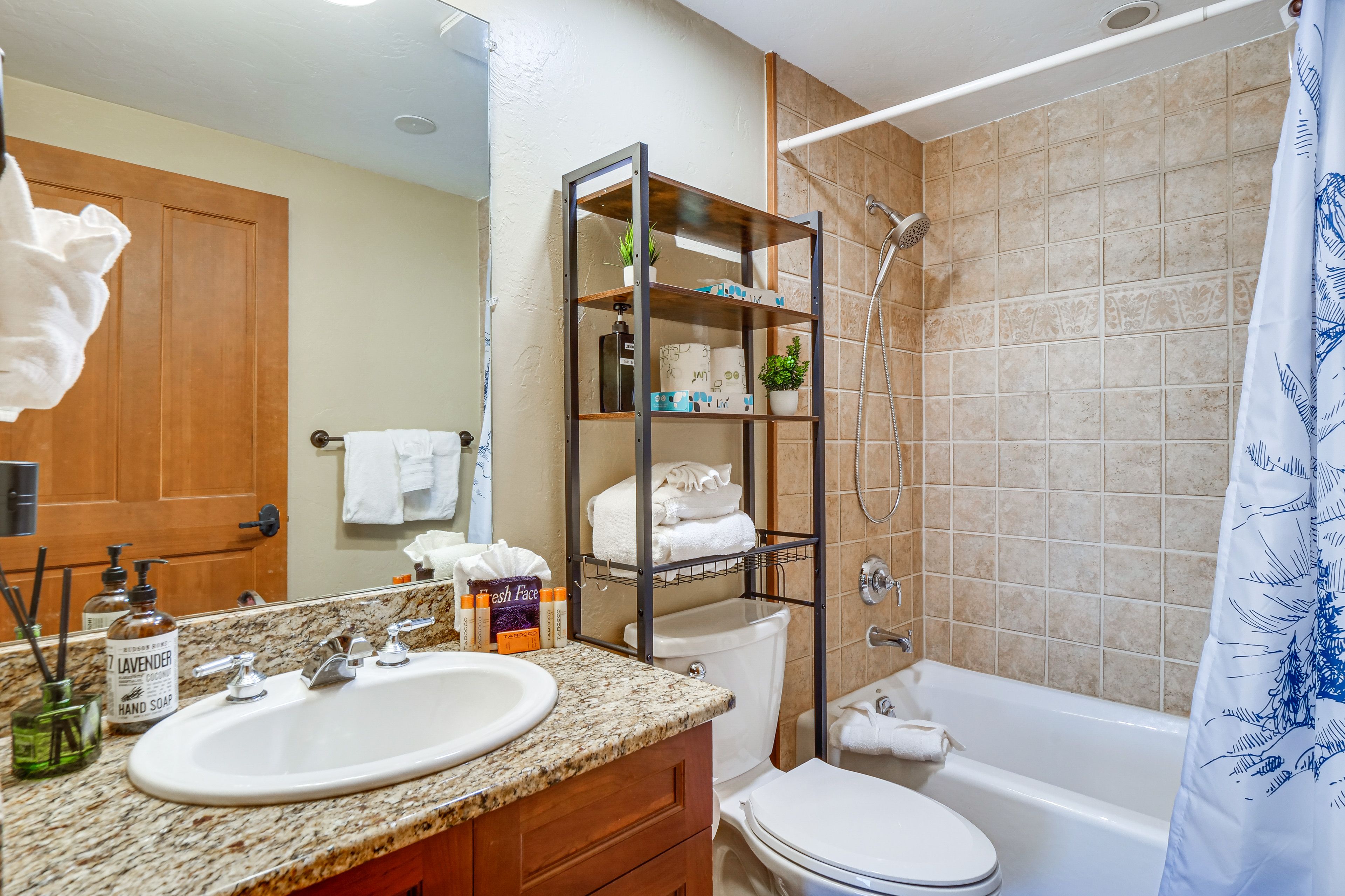 Bathroom | Towels Provided