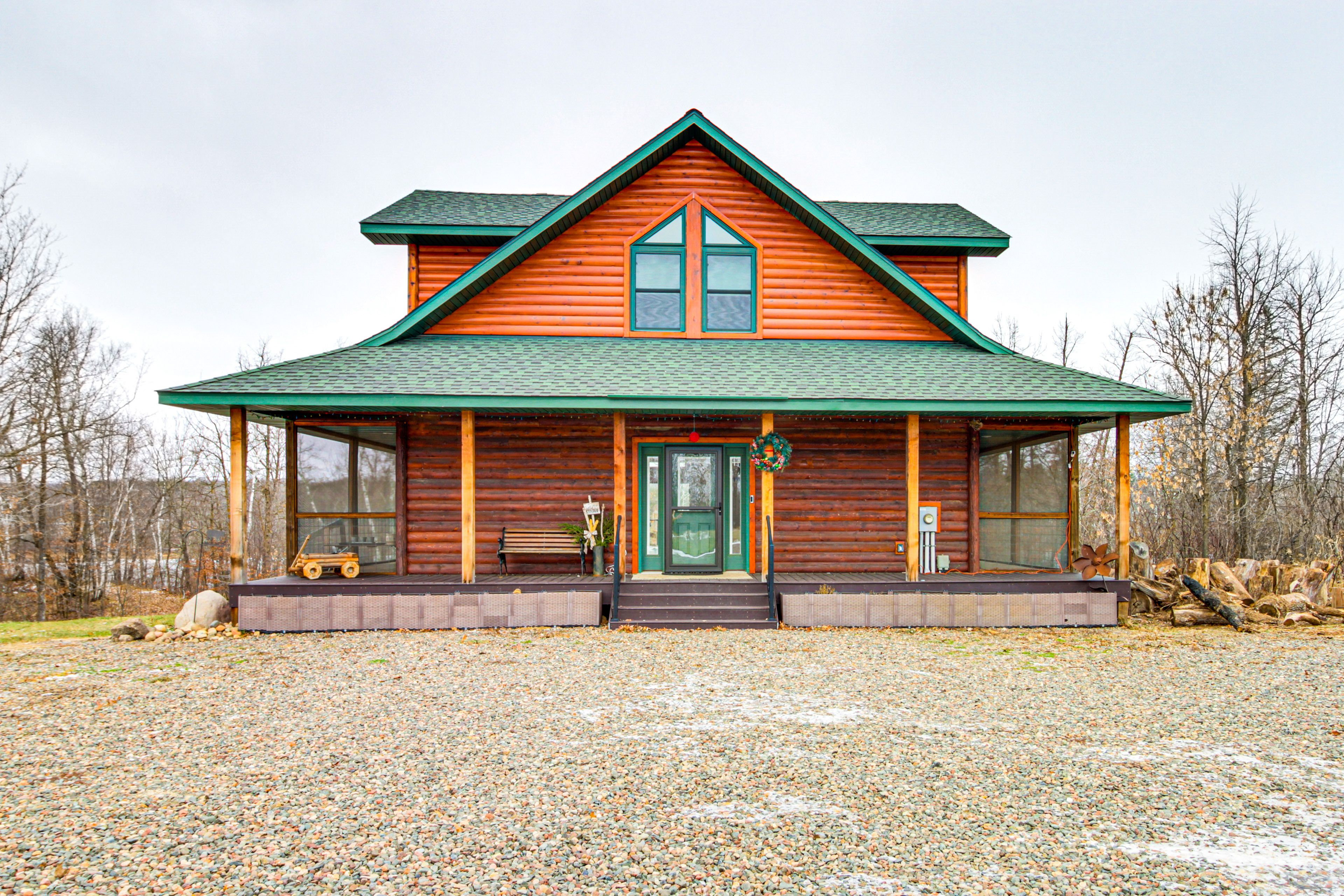 Mora Vacation Rental | 3BR | 3BA | 4 Steps to Enter | Multi-Level Home
