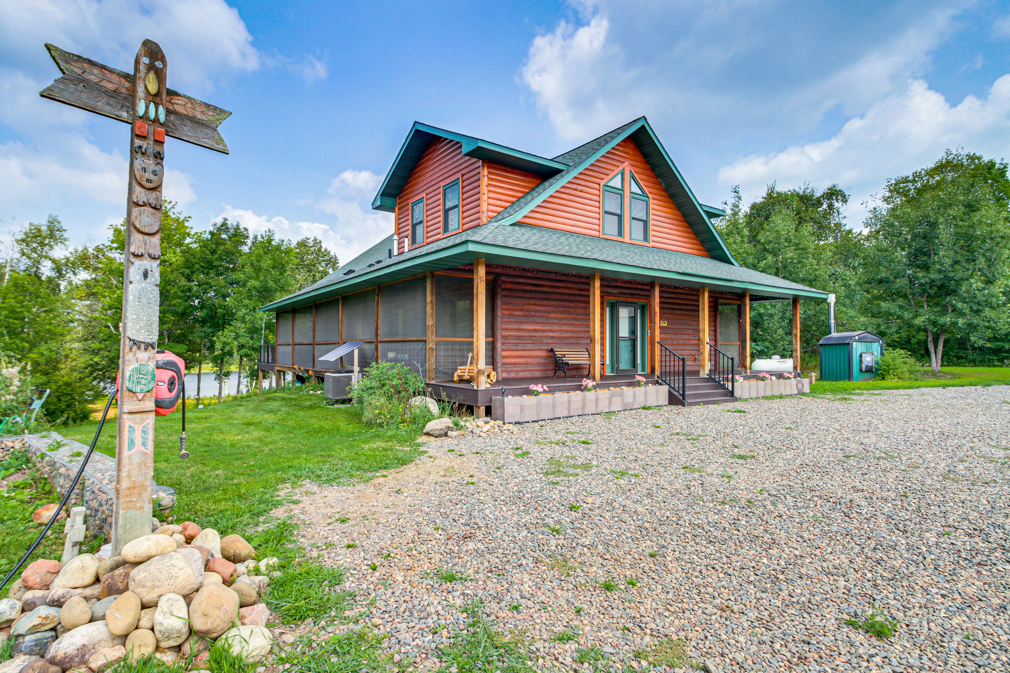 Mora Vacation Rental | 3BR | 3BA | 4 Steps to Enter | Multi-Level Home