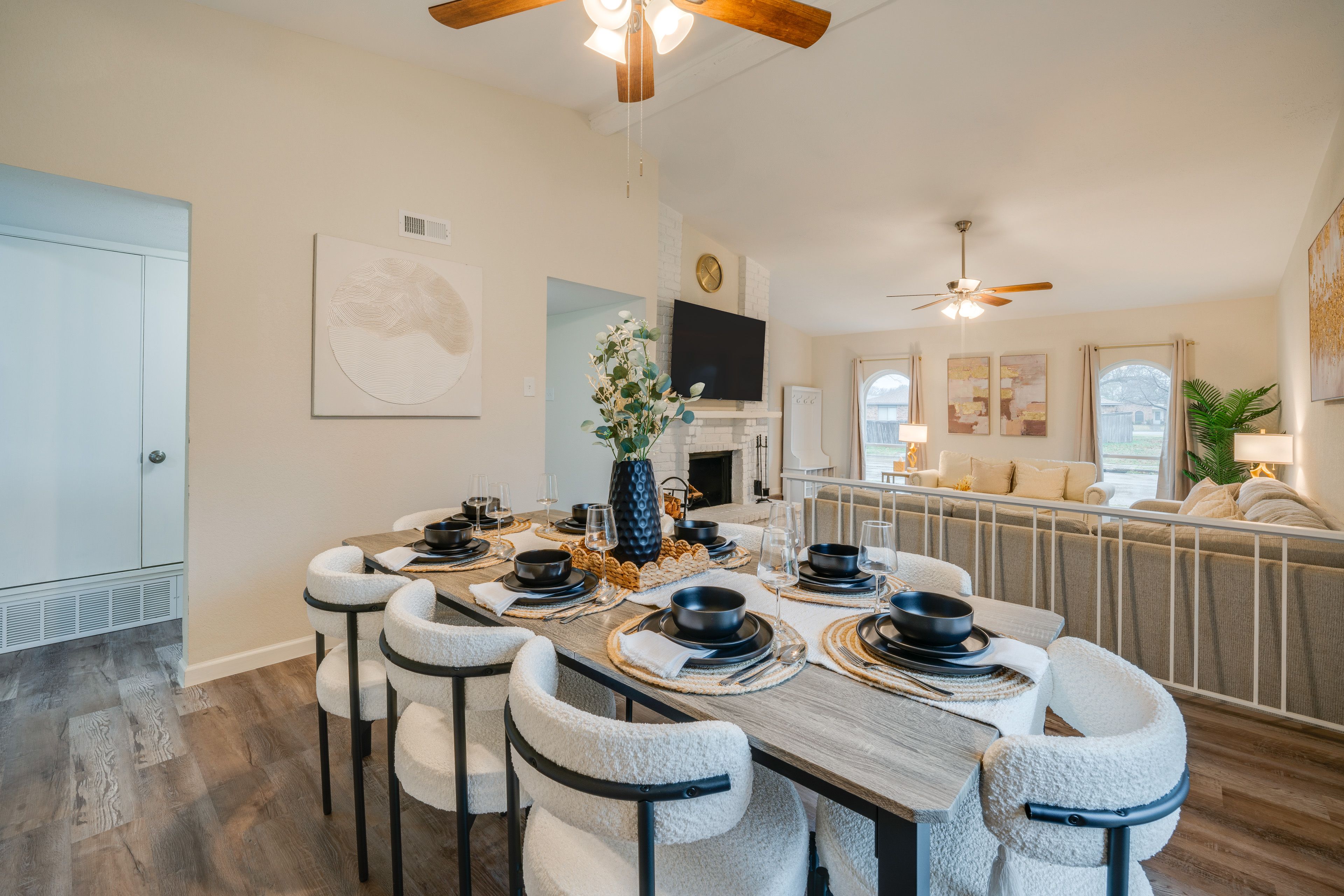 Dining Area | Dishware/Flatware