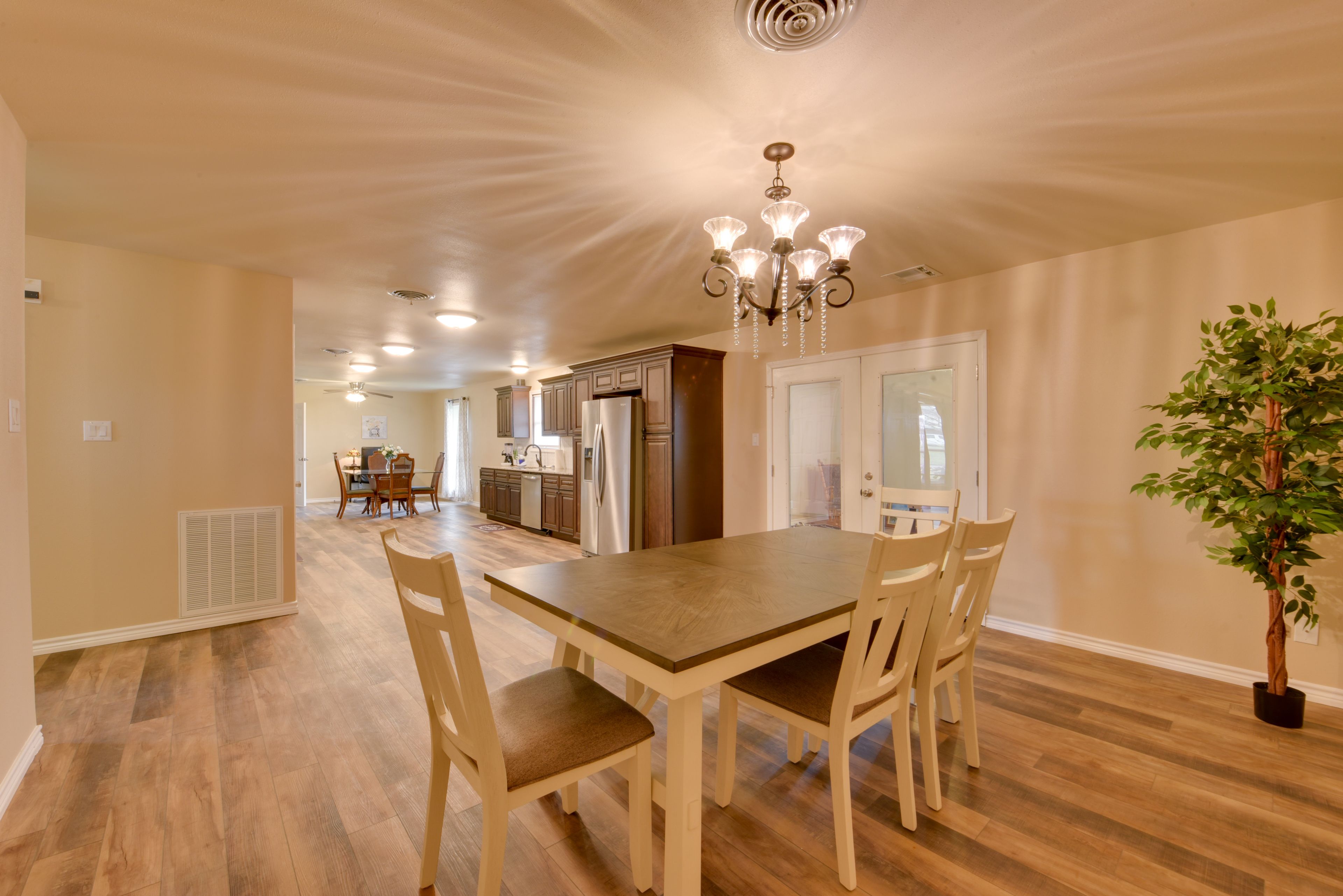 Addt'l Dining Area | Dishware/Flatware Provided