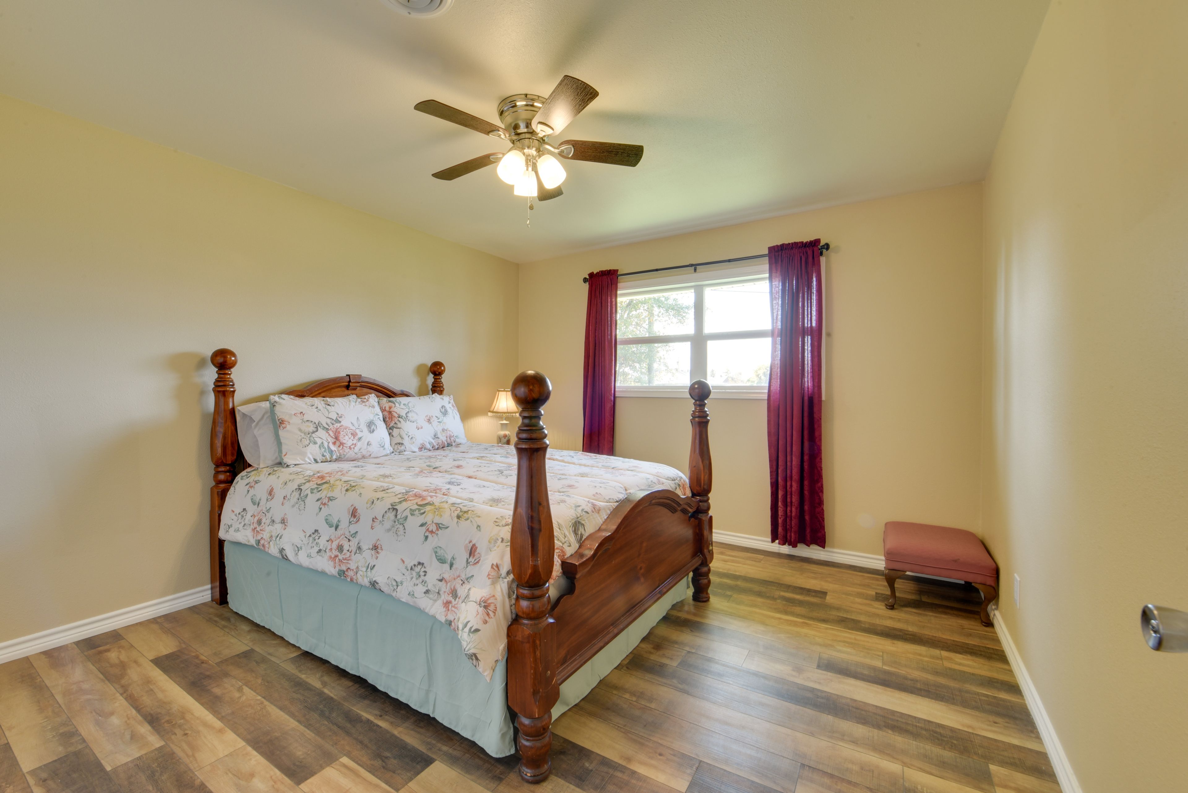 Bedroom 2 | Queen Bed