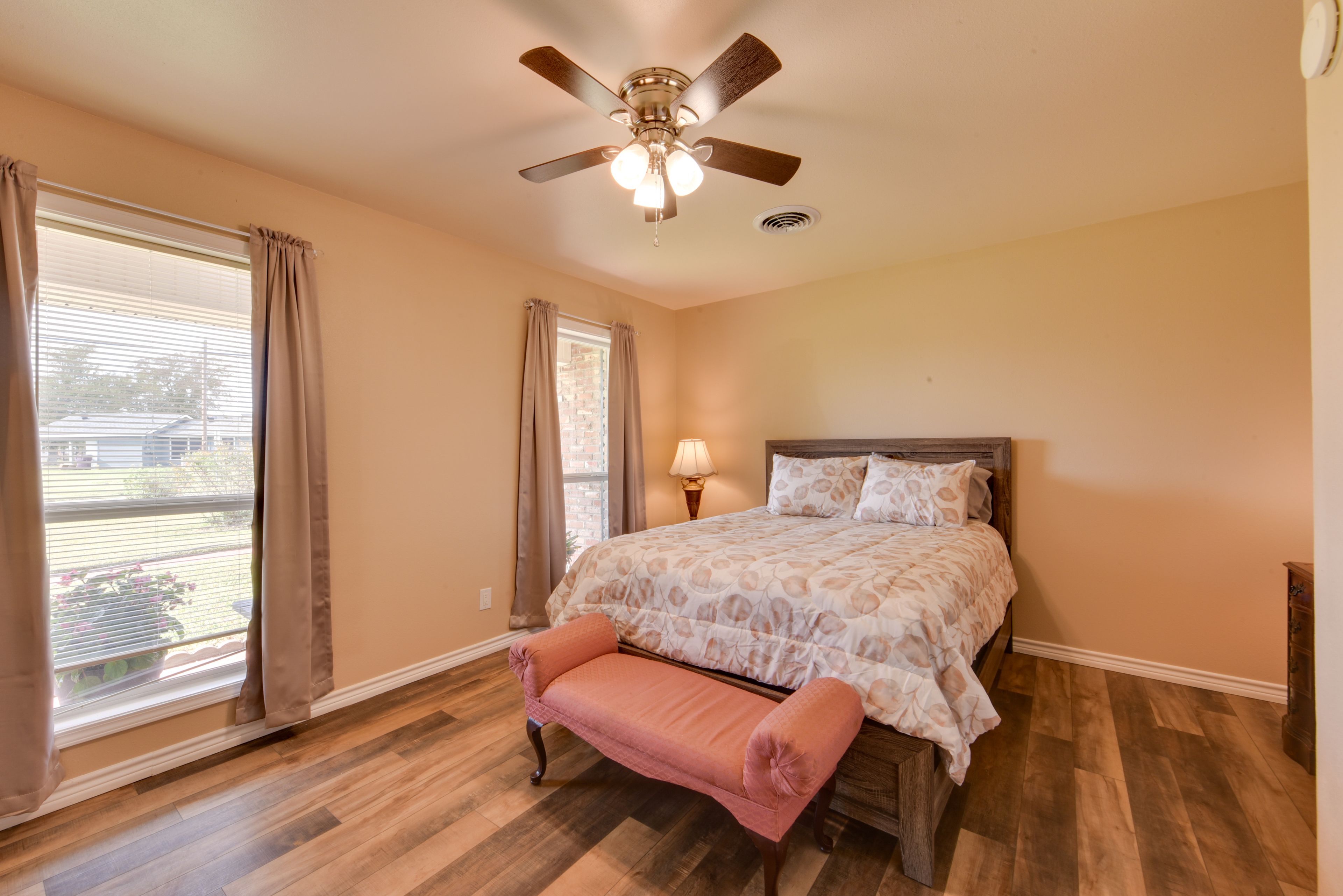 Bedroom 3 | Queen Bed