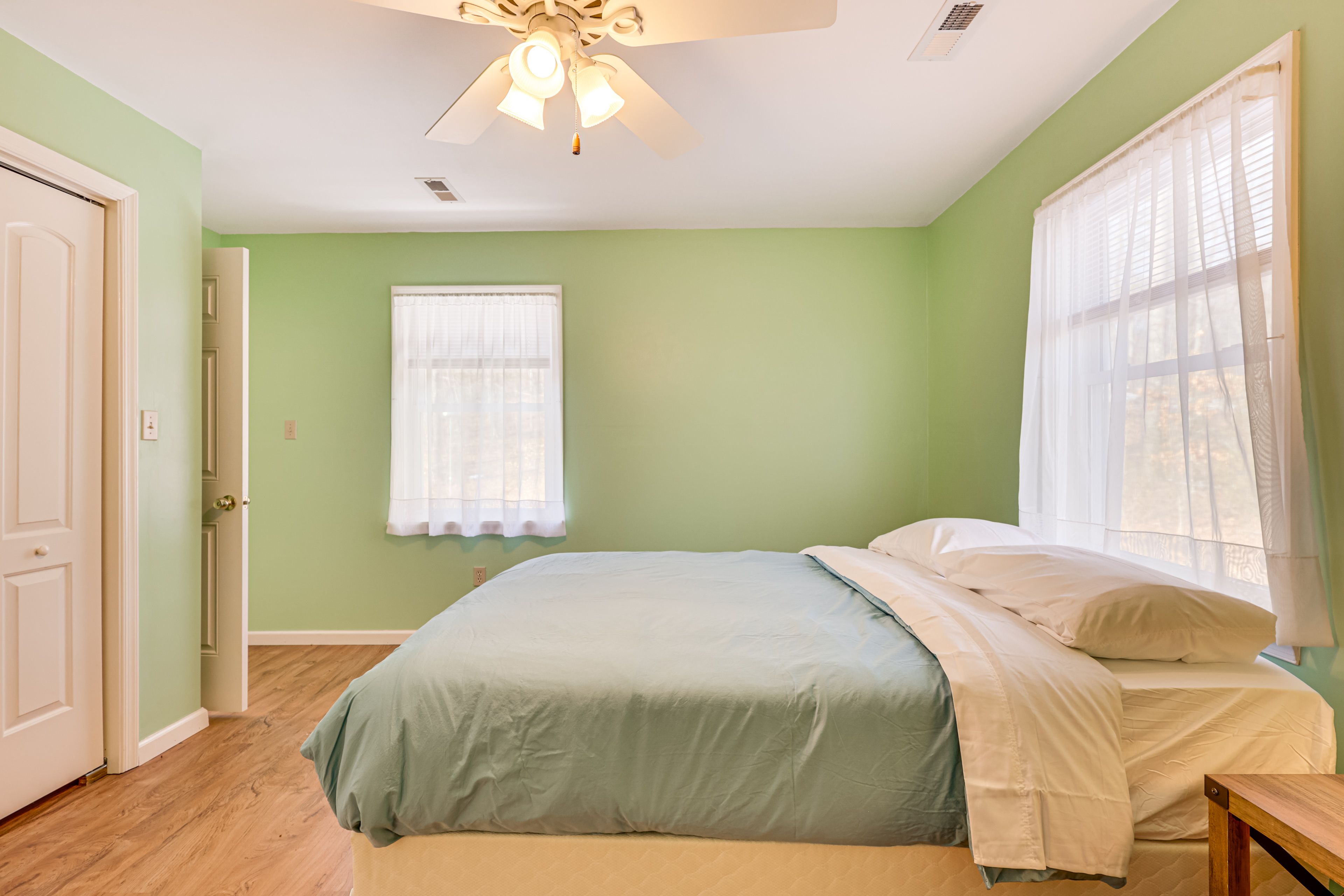 Bedroom 2 | Queen Bed | 3rd Floor