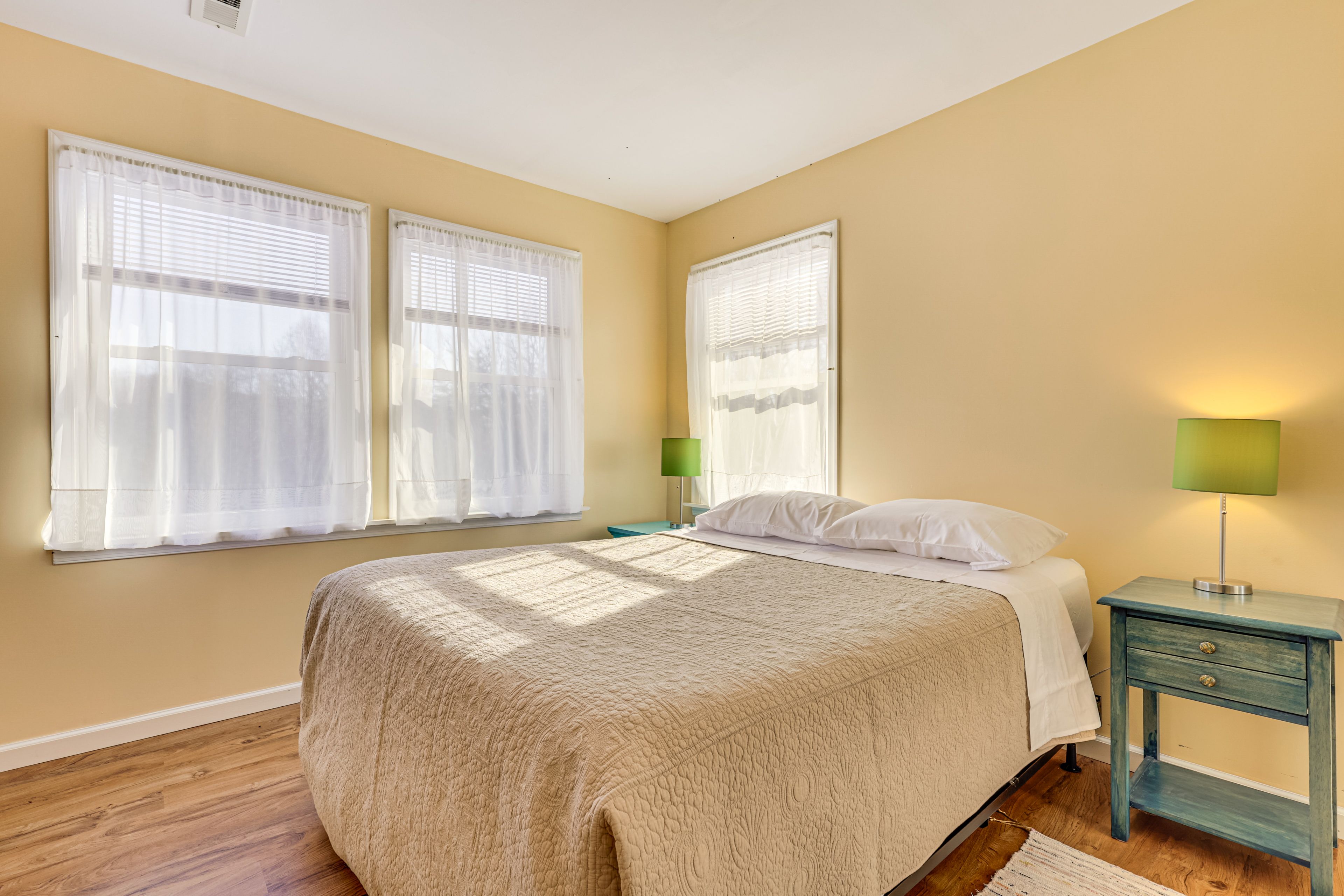 Bedroom 1 | Queen Bed | 3rd Floor