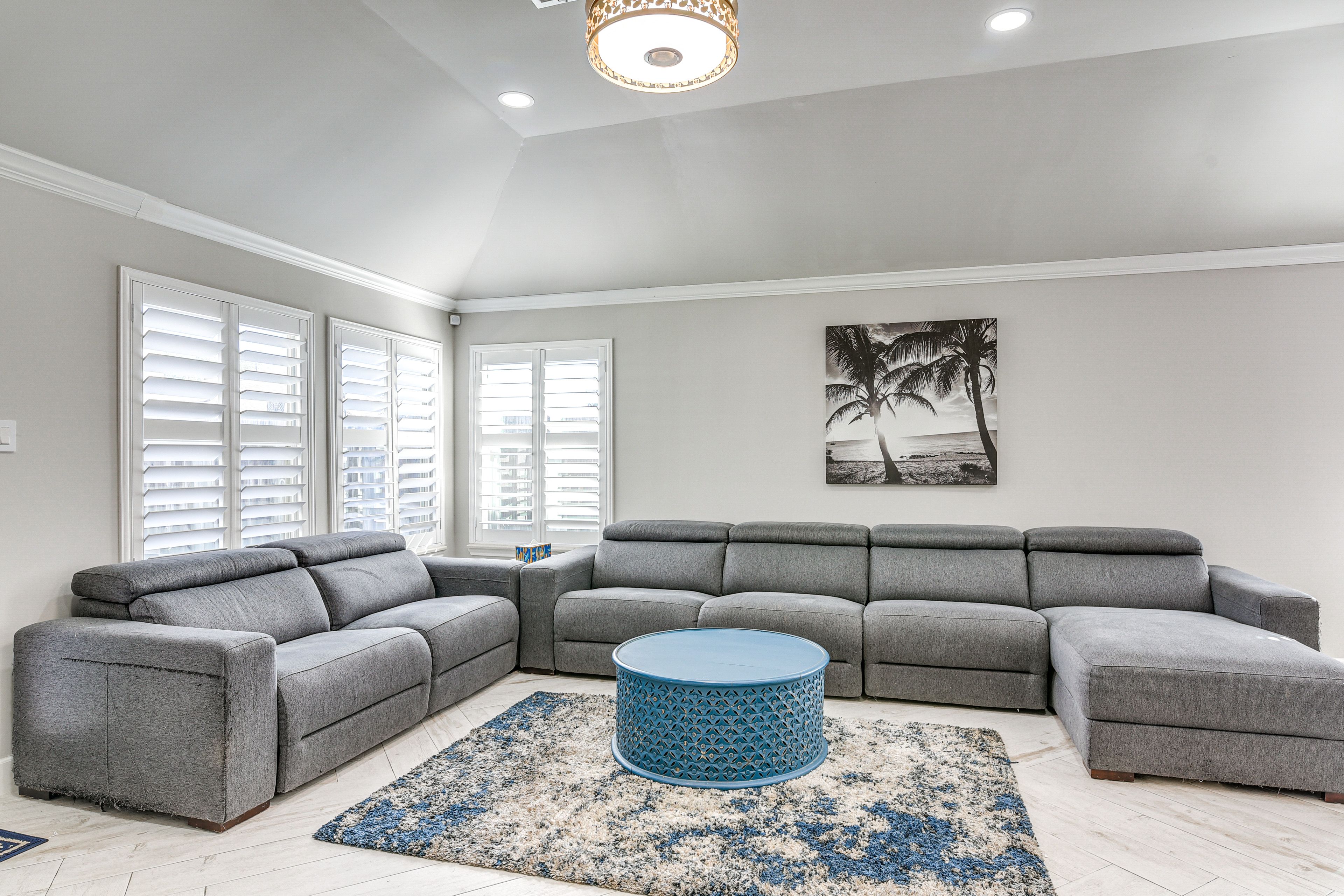 Living Room | 2 Smart TVs | Gas Fireplace