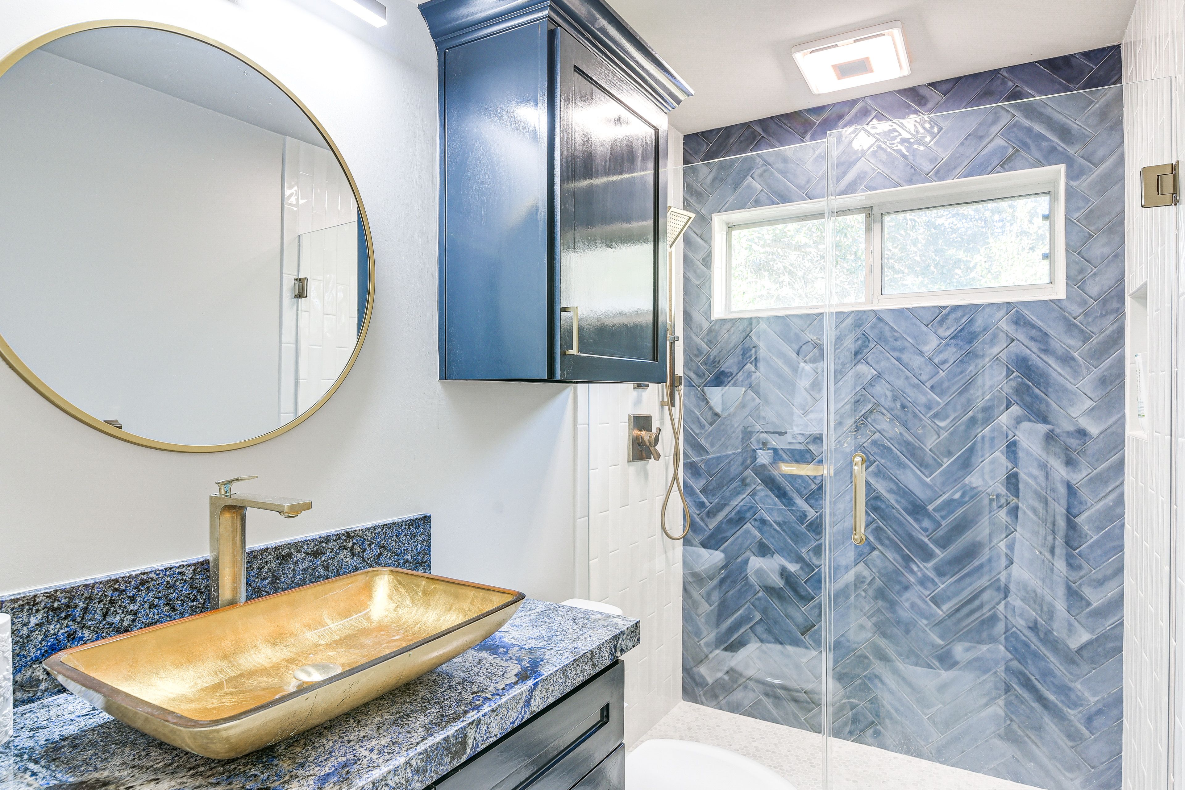 Full Bathroom | Complimentary Toiletries