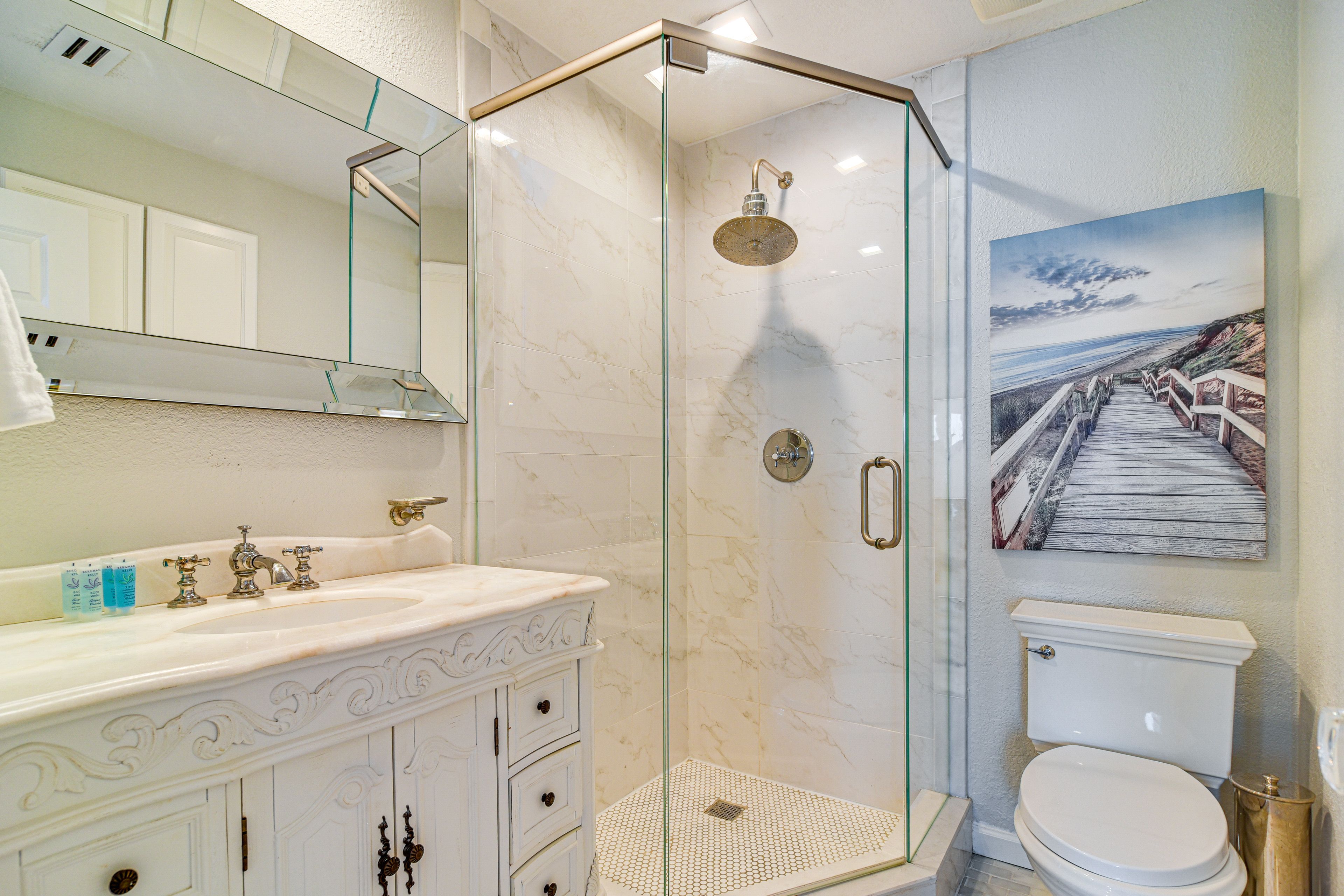 En-Suite Bathroom | Linens & Towels | 2nd Floor