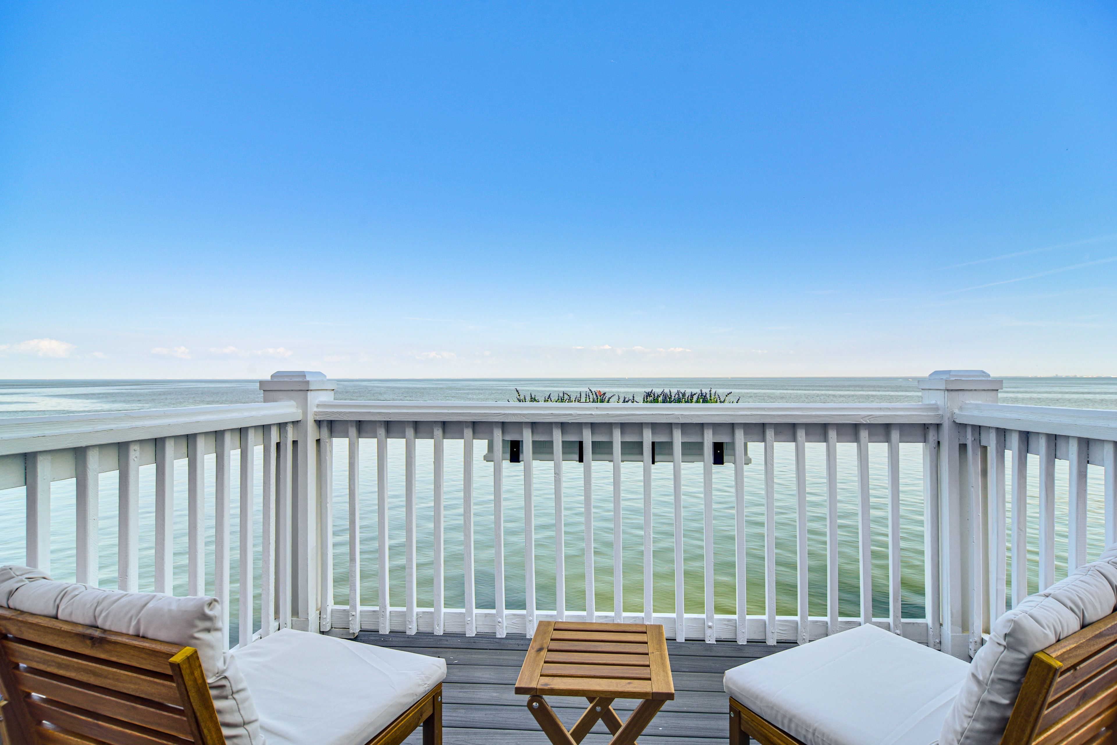 St. Petersburg Vacation Rental | 3BR | 2.5BA | Stairs Required | 1,450 Sq Ft