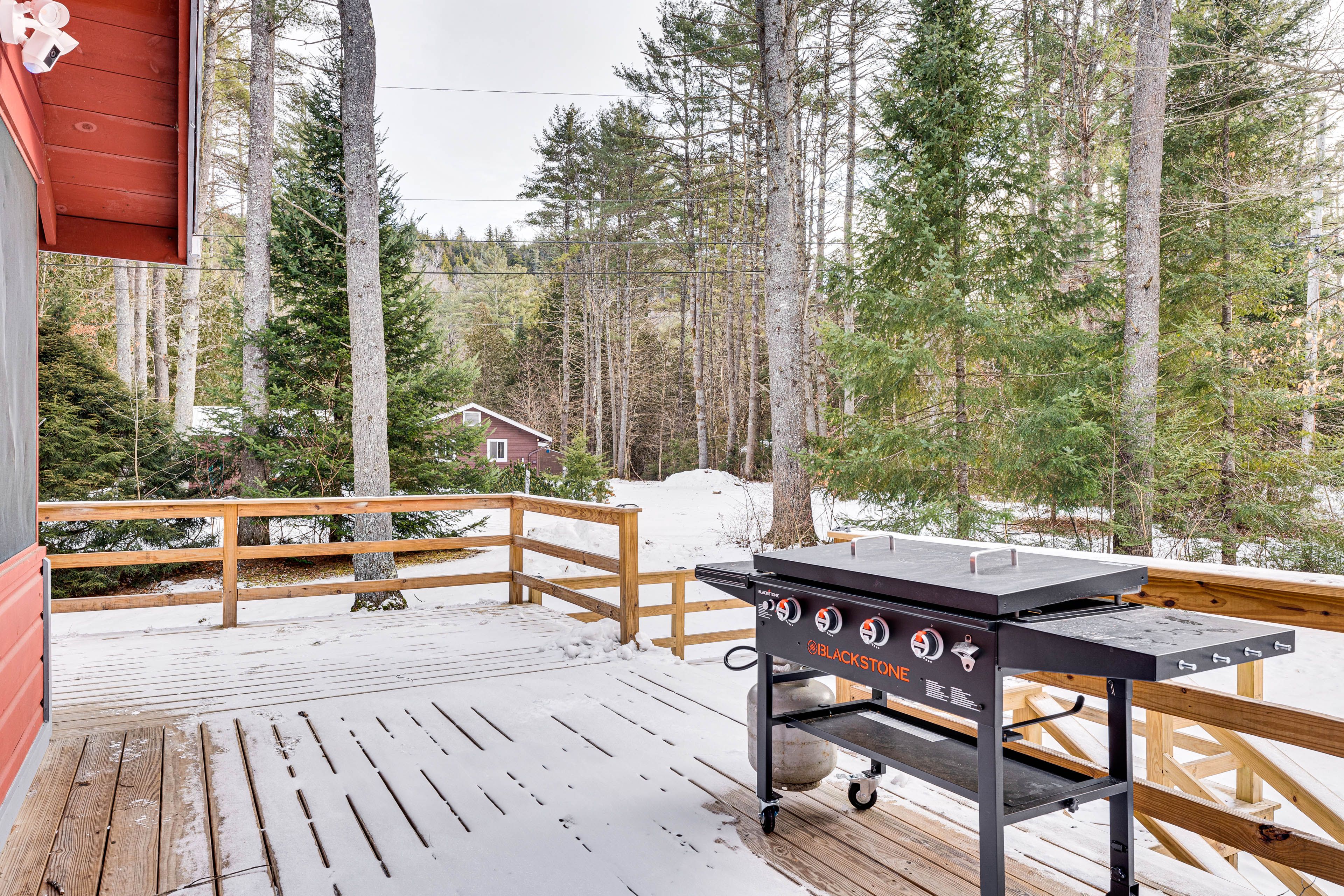 Private Deck | BBQ Grill
