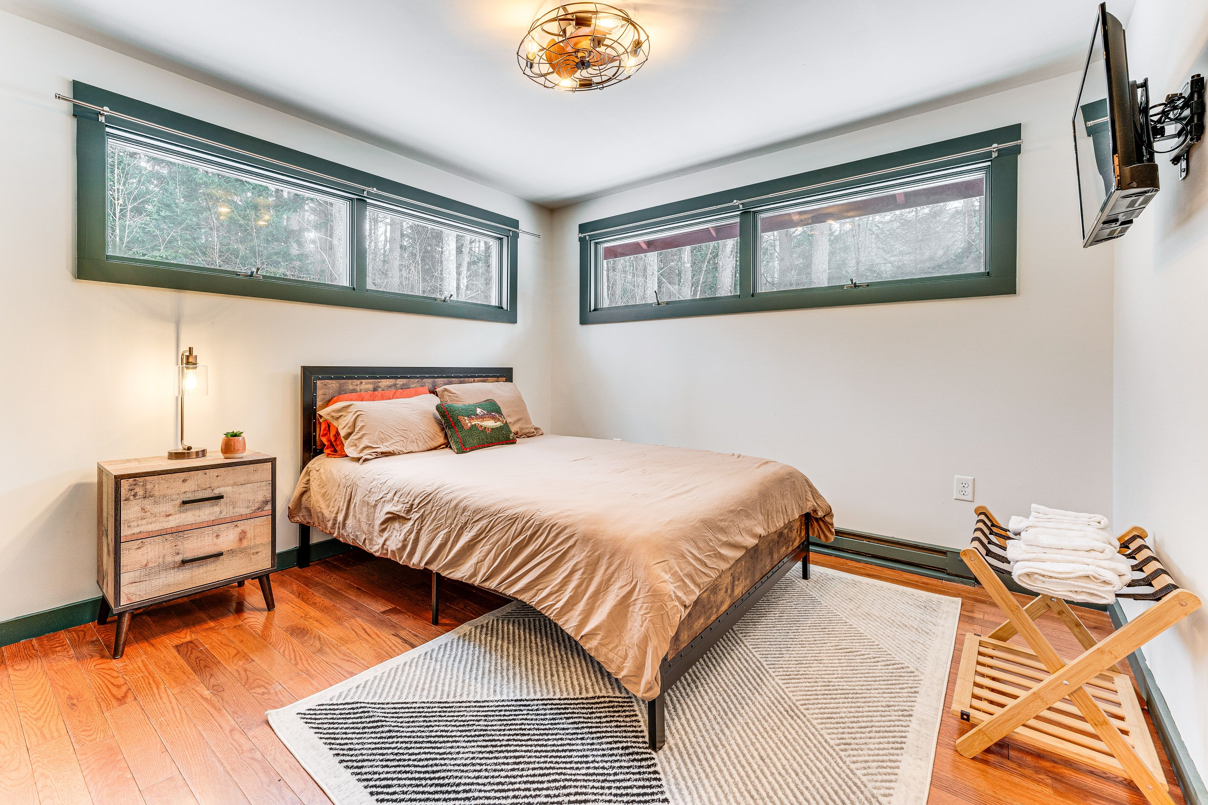 Bedroom 1 | Queen Bed | Linens Provided