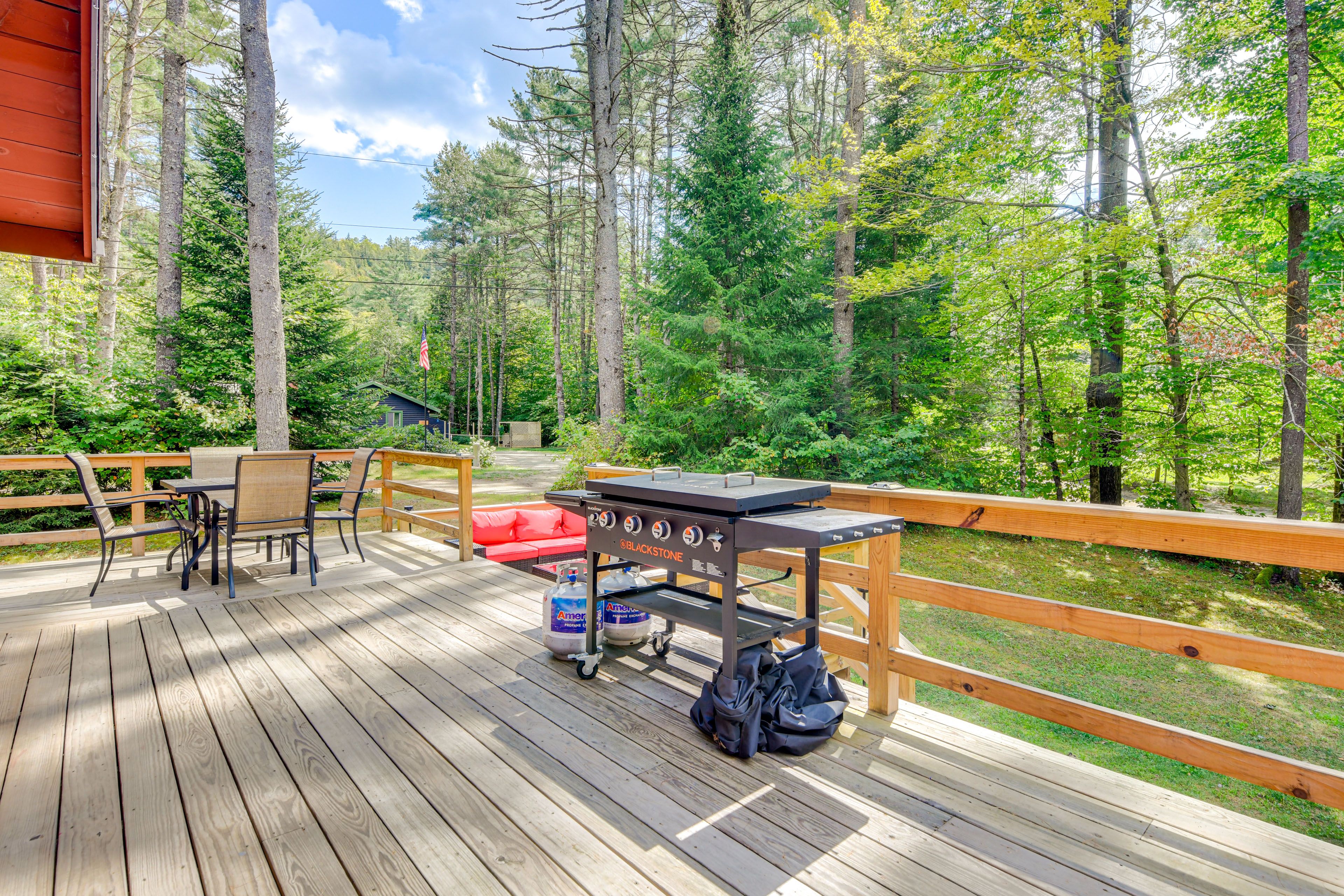 Private Deck | BBQ Grill