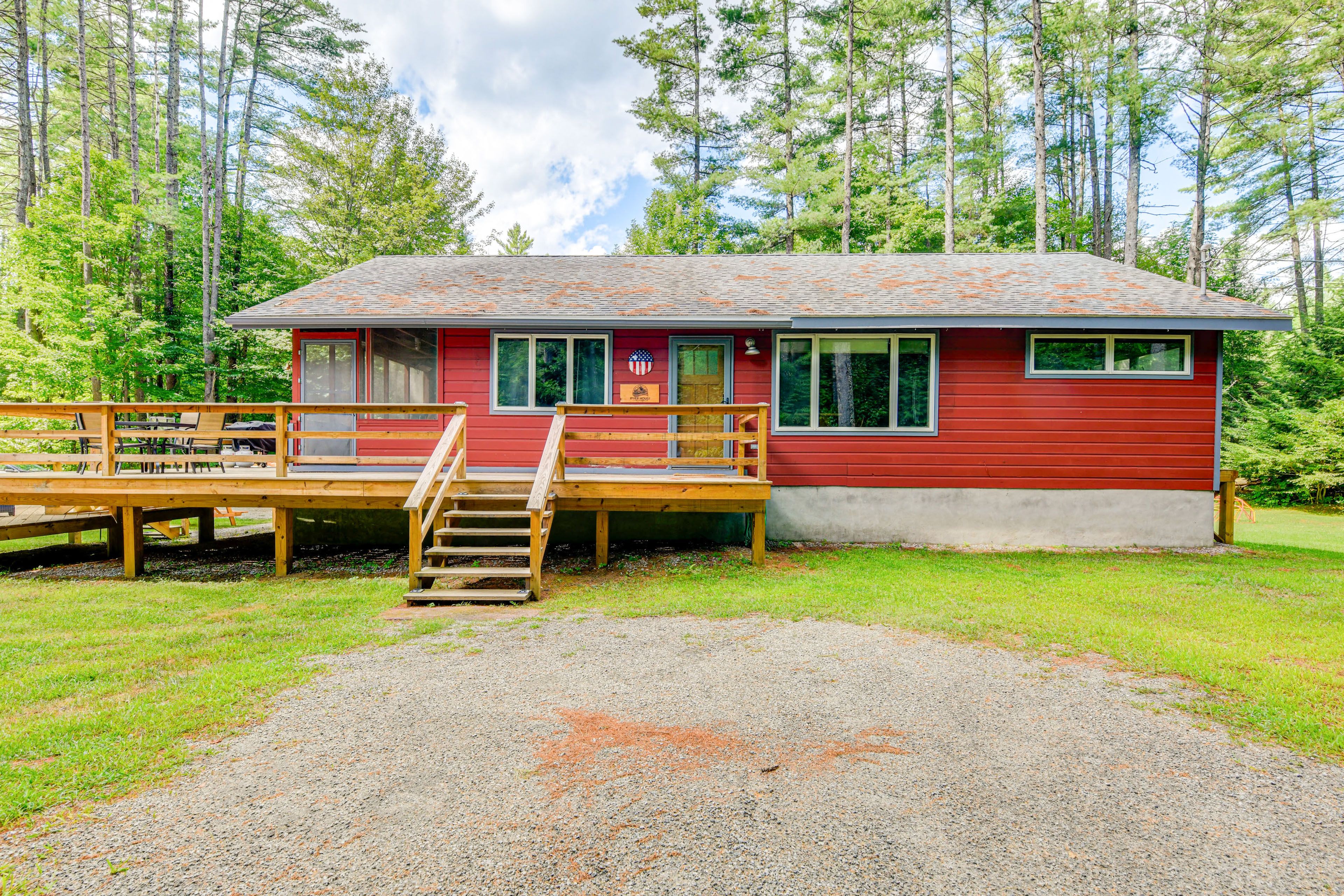Schroon Lake Vacation Rental | 3BR | 1BA | 1,100 Sq Ft | Steps Required to Enter