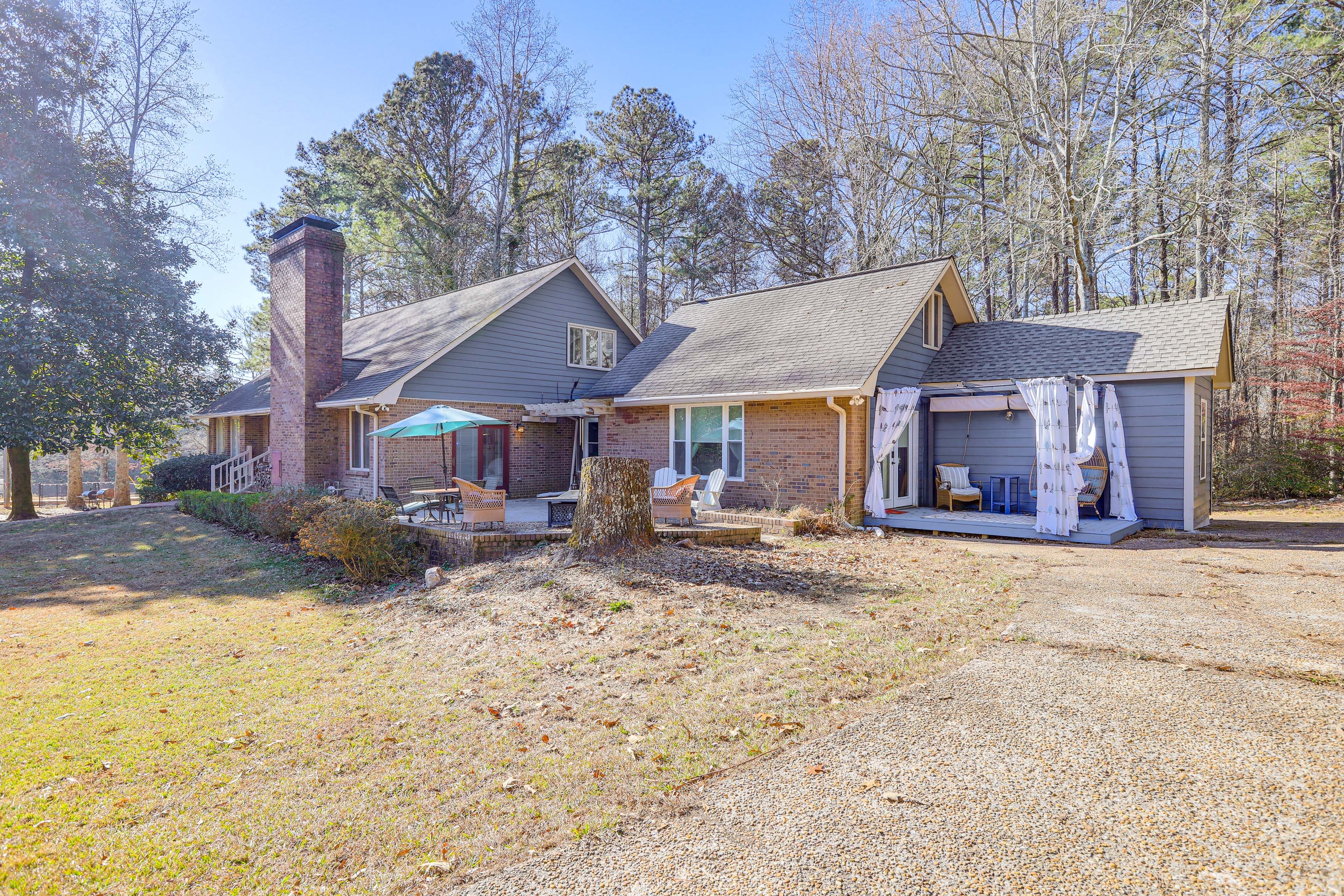 Home Exterior | Parking | Driveway (4 Vehicles)