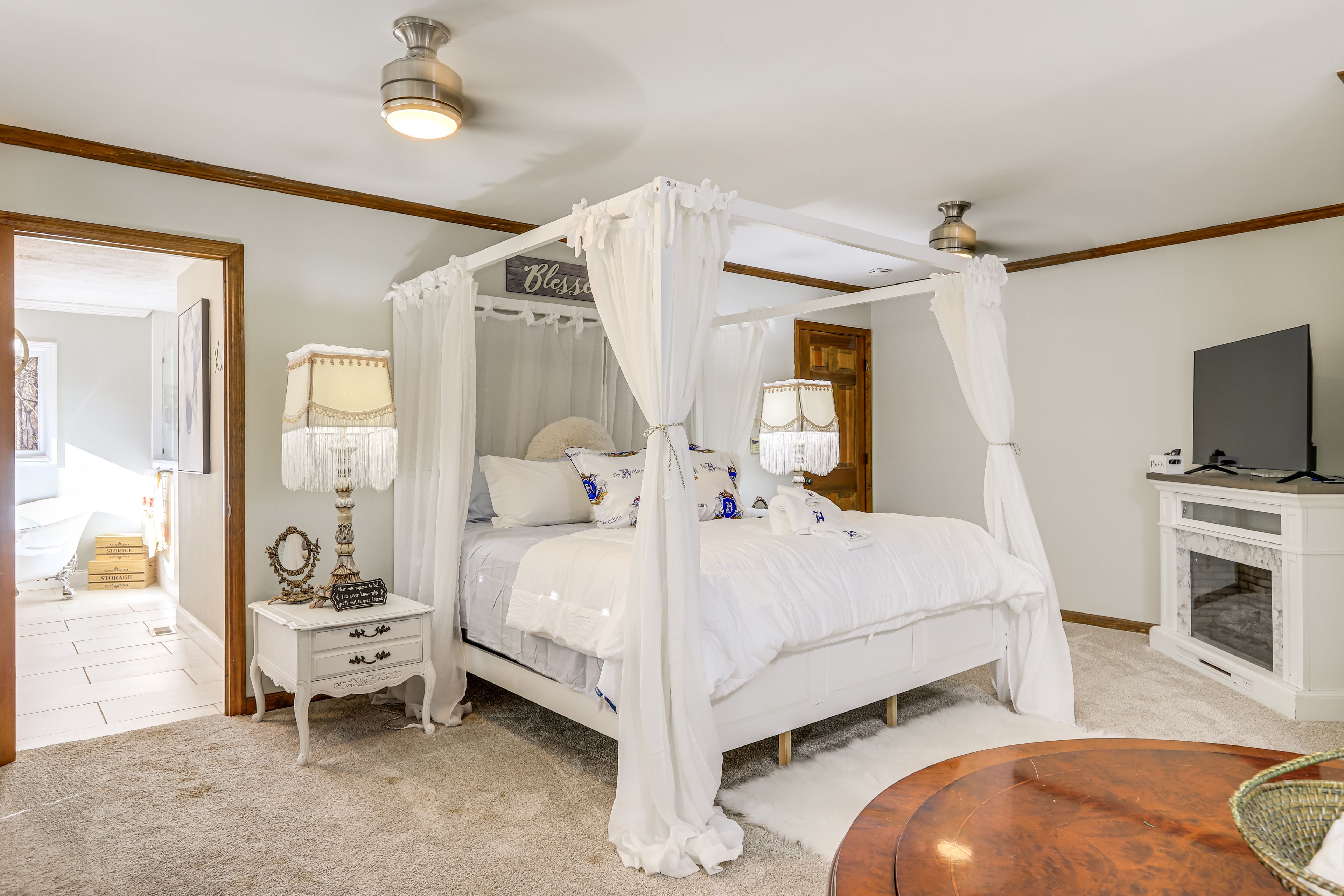 Bedroom 2 | King Bed | Fireplace | 1st Floor