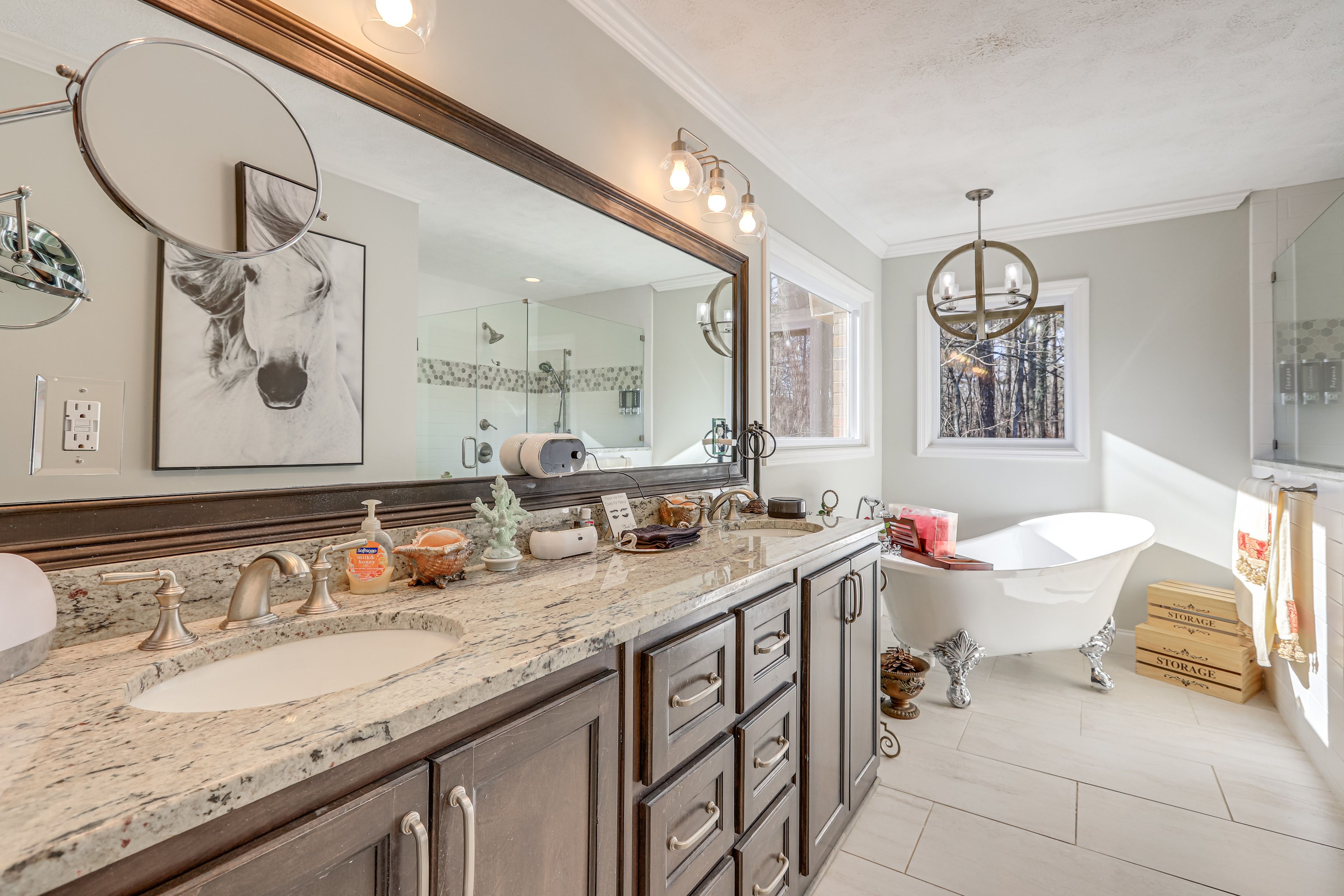 En-Suite Bathroom | 1st Floor