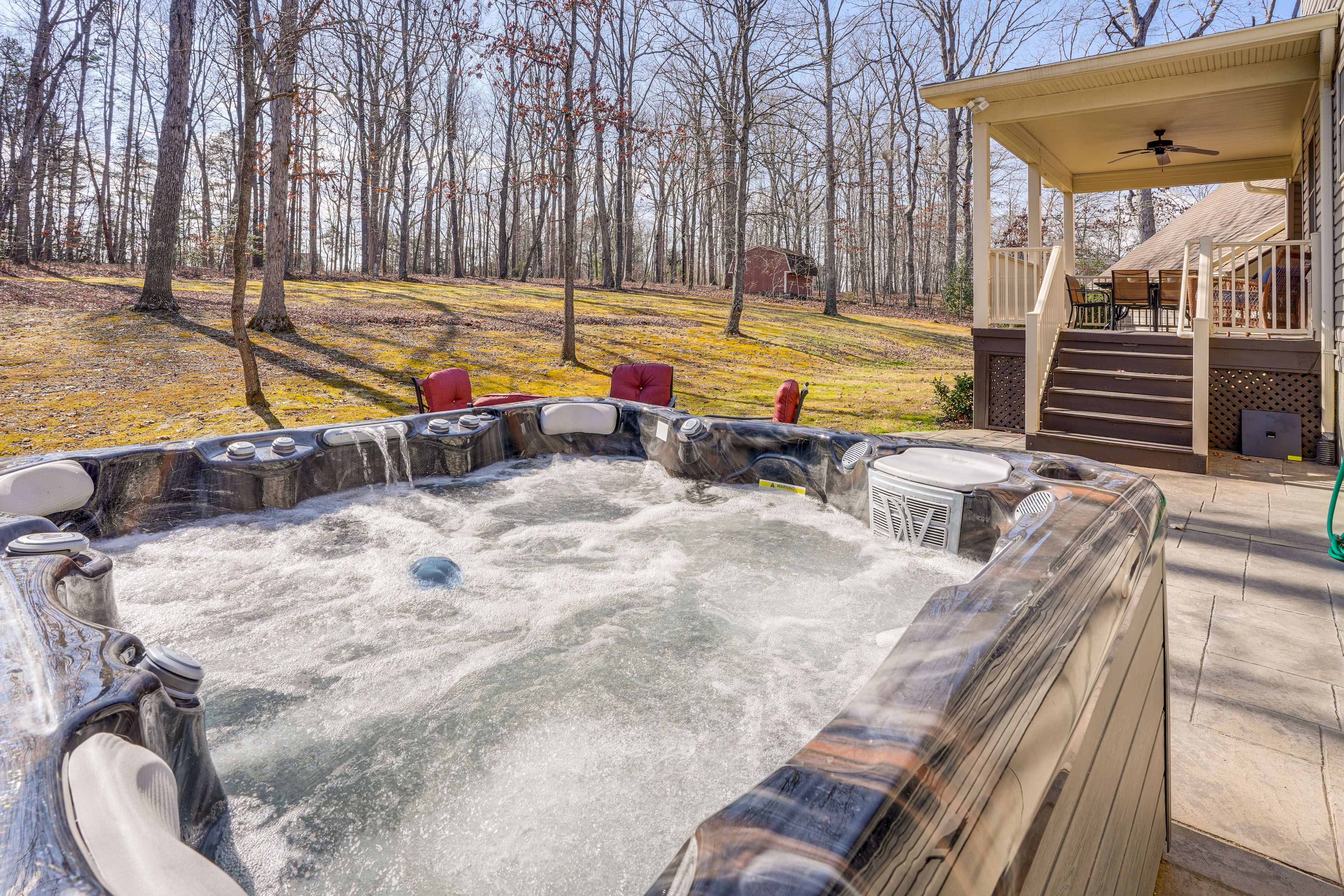 Shared Amenities | Hot Tub