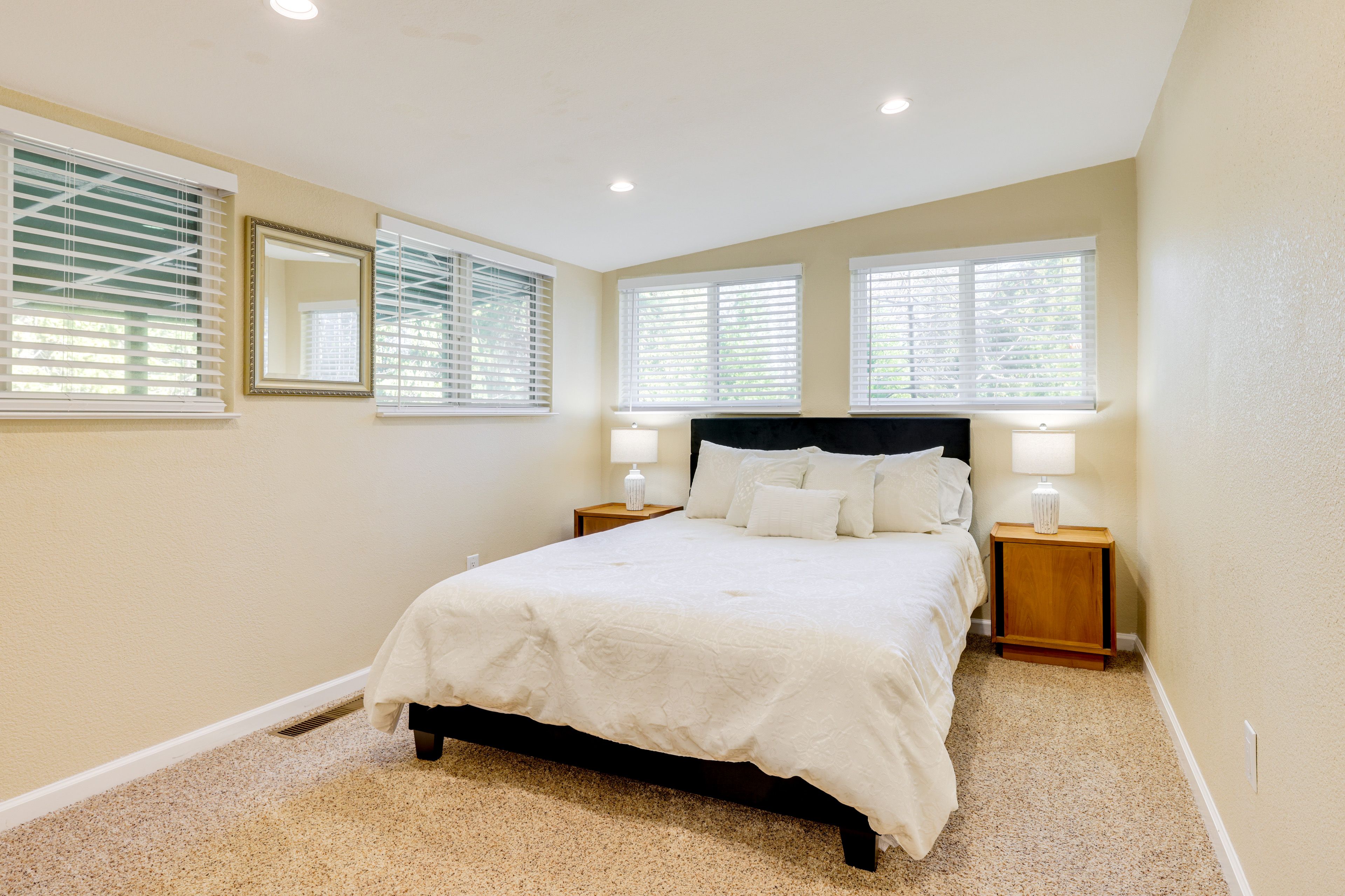 Bedroom 3 | Queen Bed