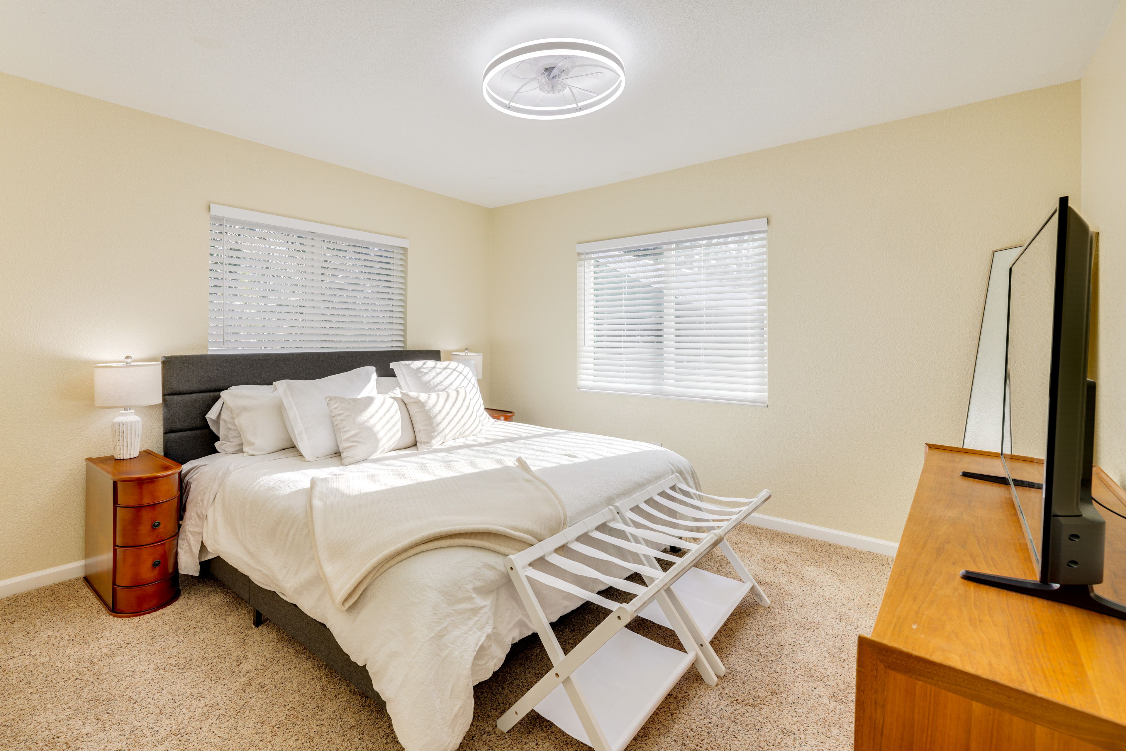 Bedroom 1 | King Bed | Smart TV | Linens Provided