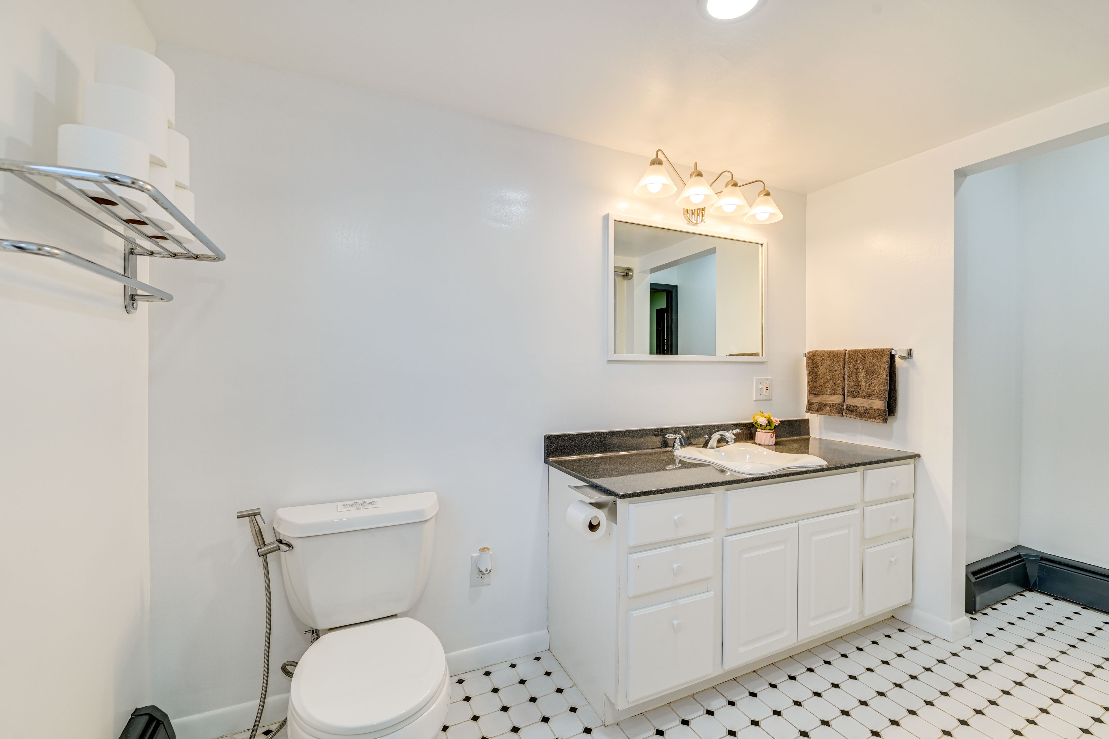 Full Bathroom | 2nd Floor