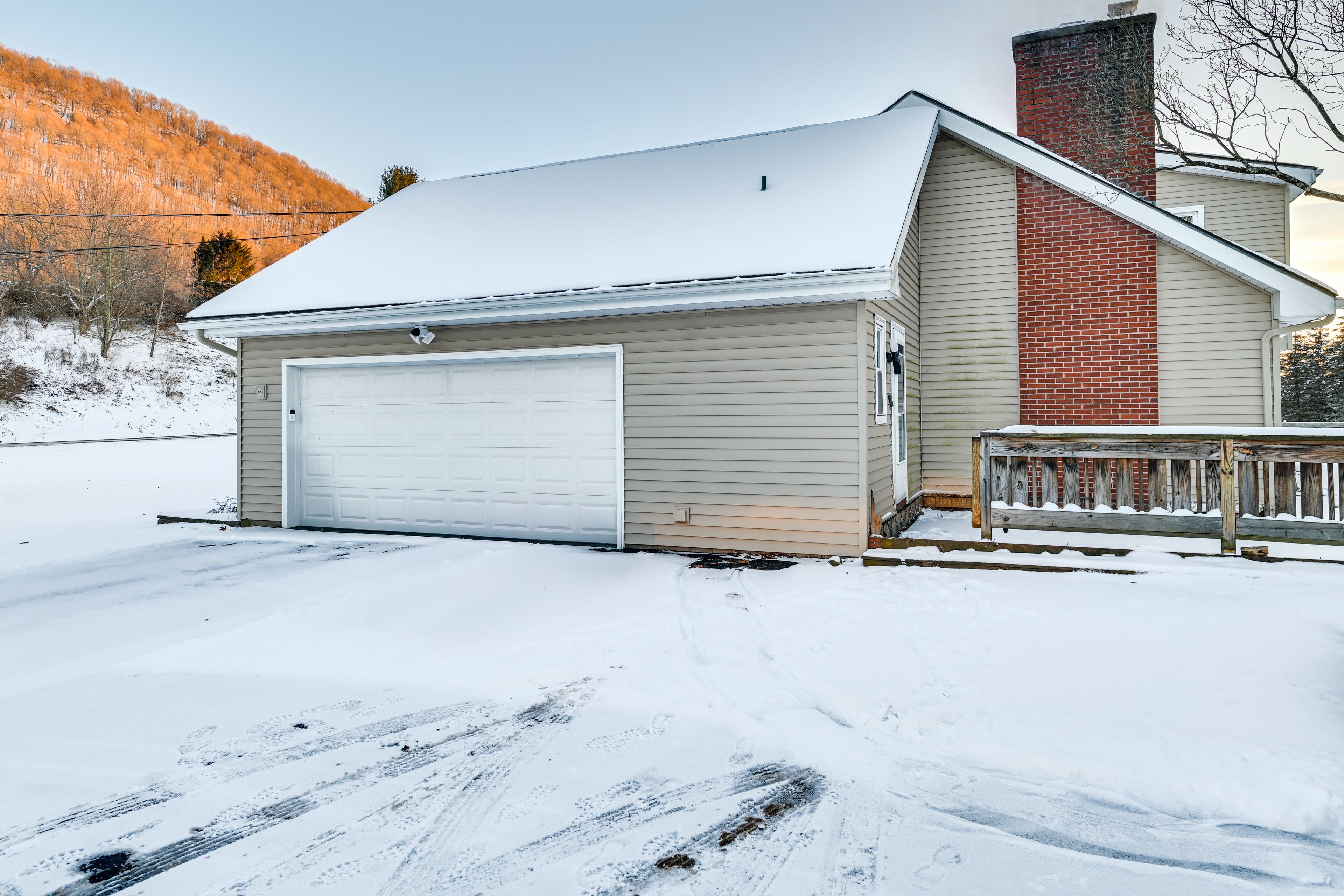 Parking | Driveway (4 Vehicles)