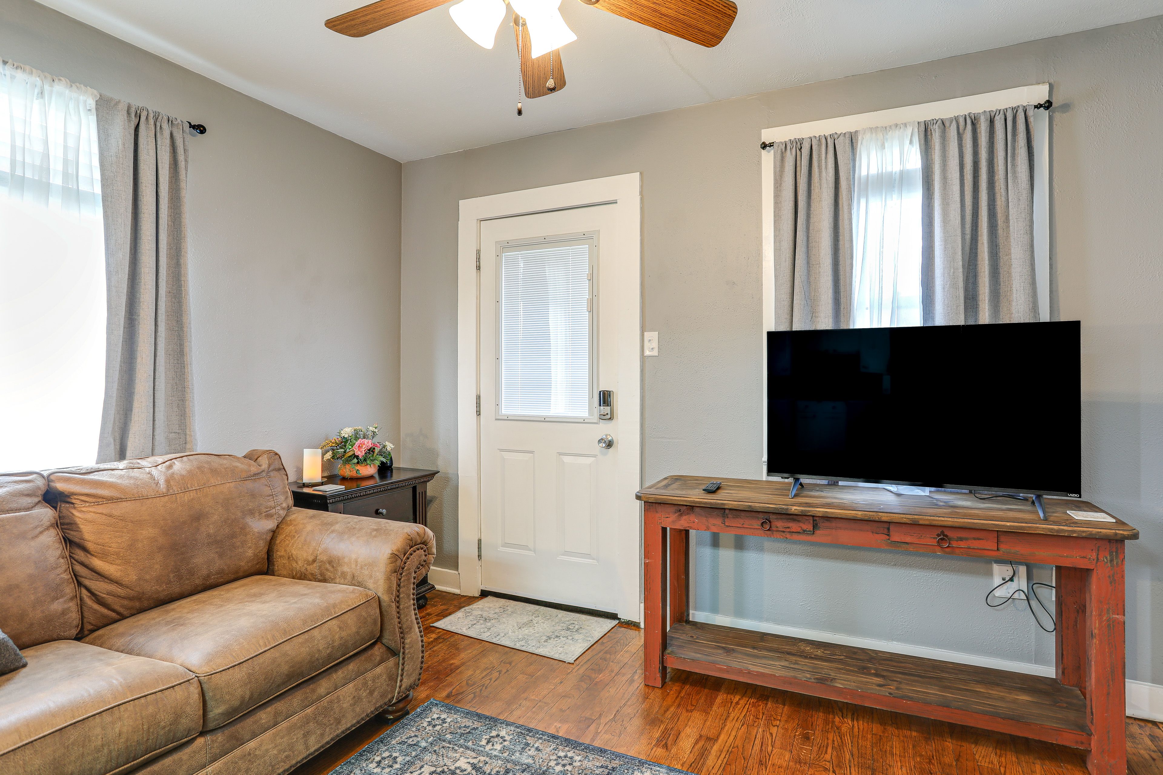 Living Room | Smart TV | Free WiFi | Window A/C Units & Electric Heating