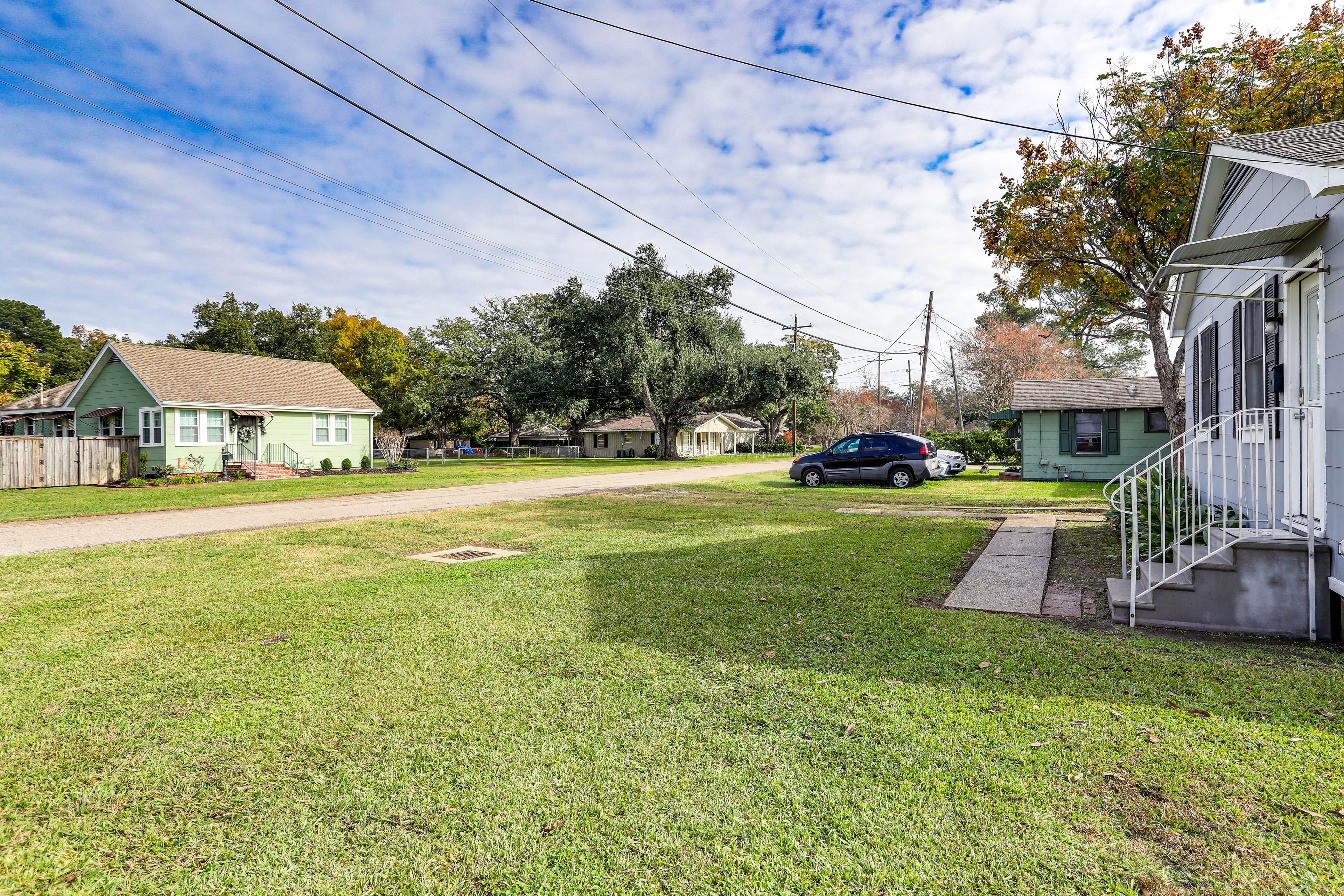 Shared Yard Area (Unfenced)