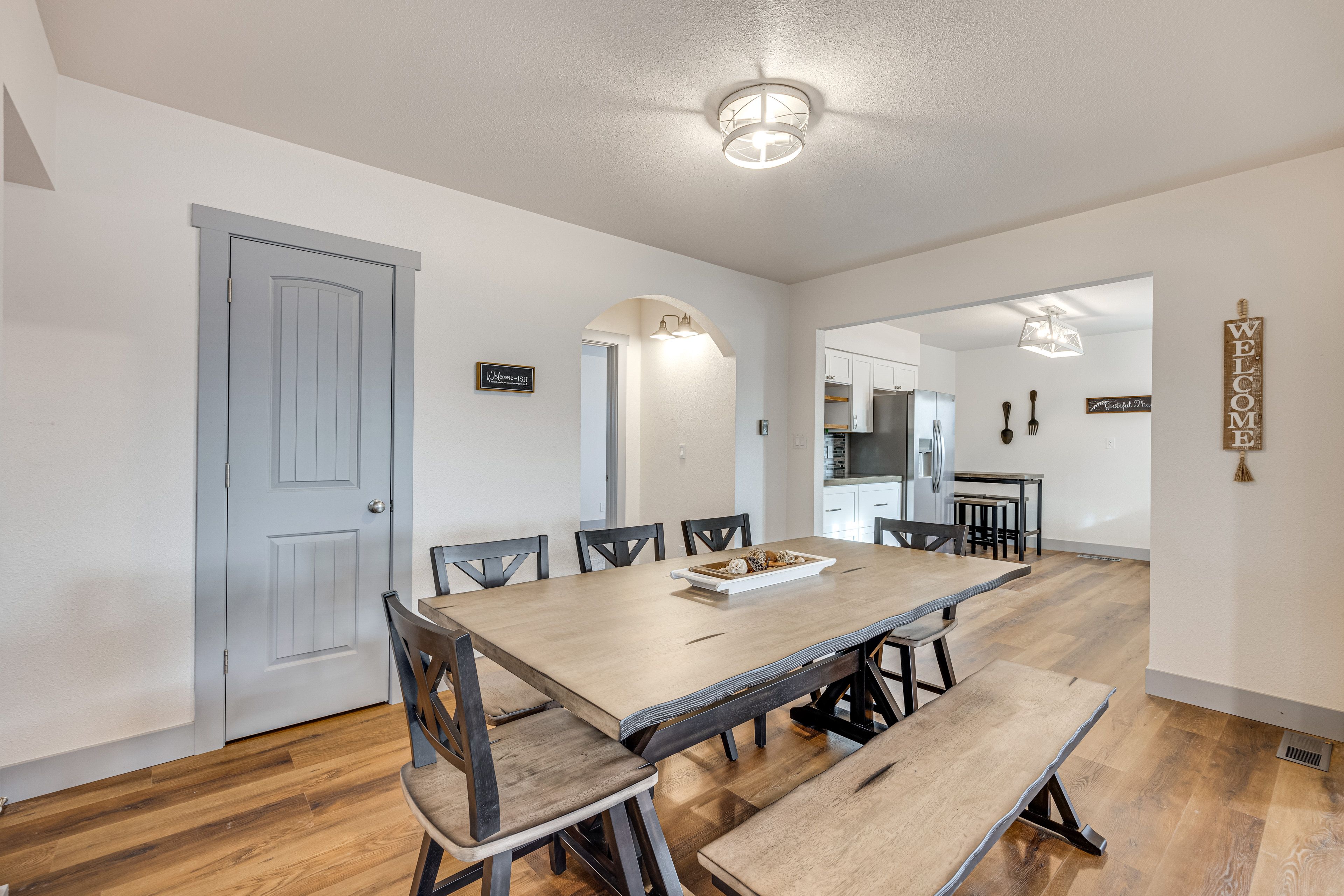 Dining Area | Dishware/Flatware | Trash Bags/Paper Towels