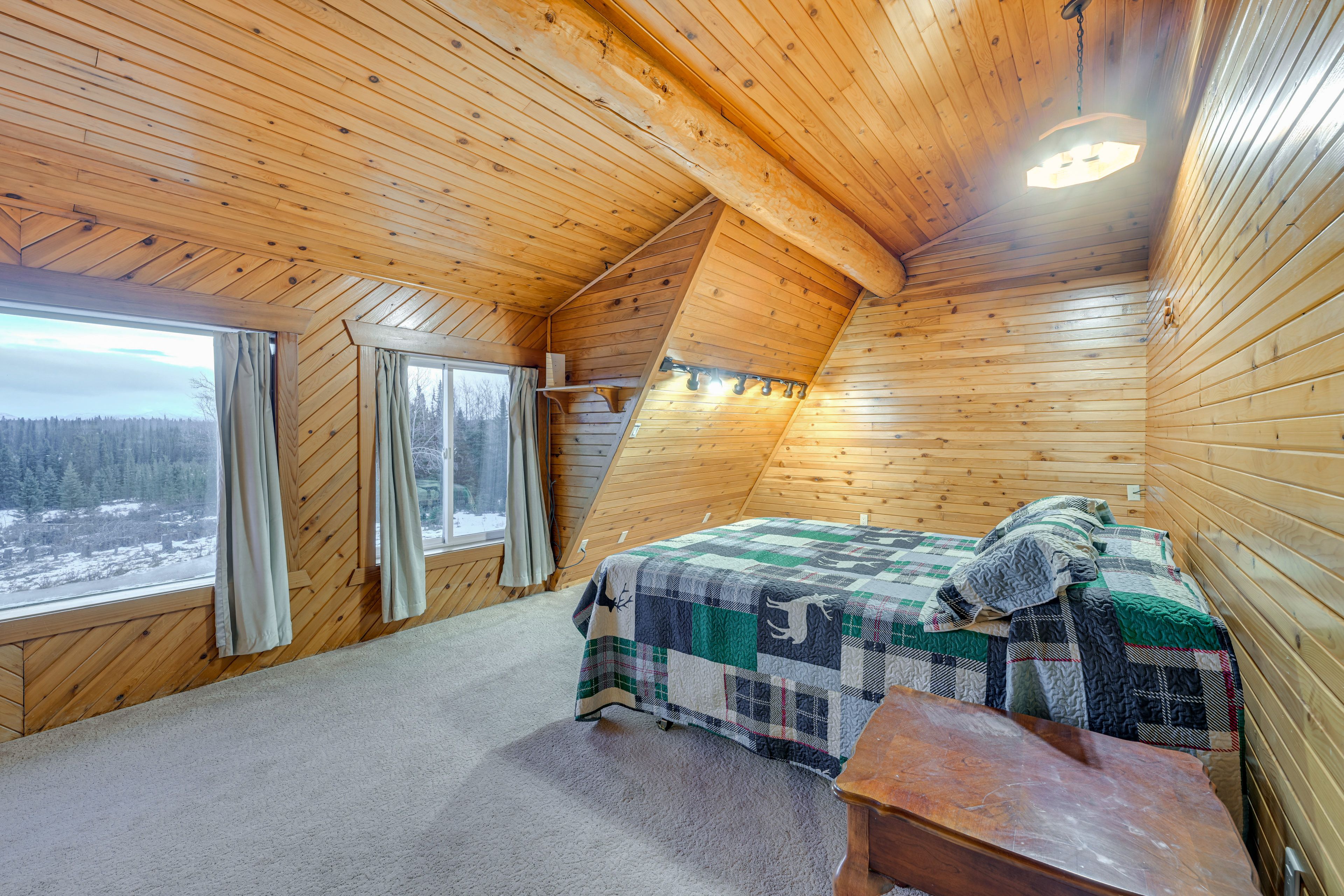 Bedroom 1 | Upper Level | Queen Bed | Linens Provided