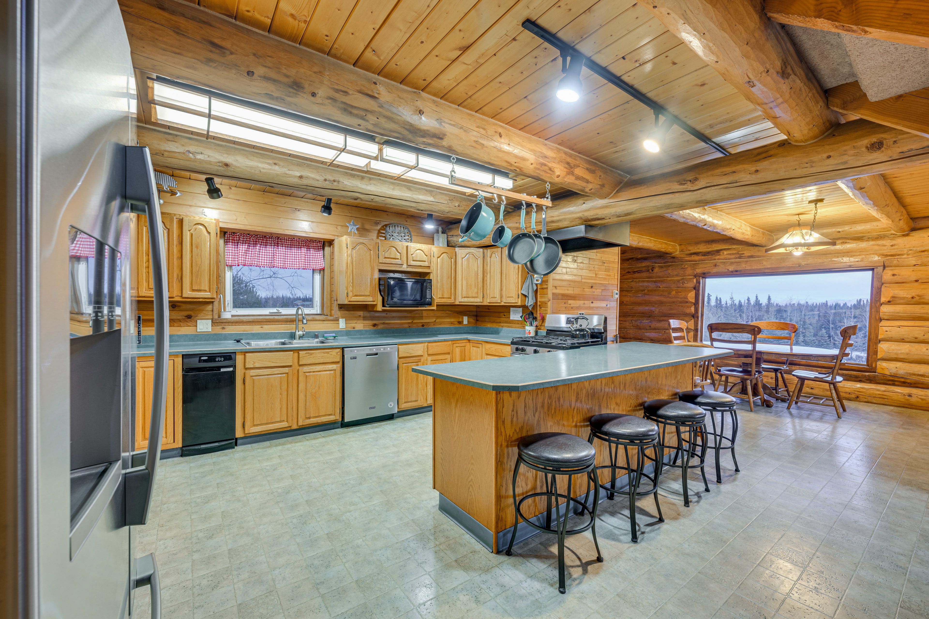 Kitchen | Central Heating | Heated Floors | In-Unit Laundry