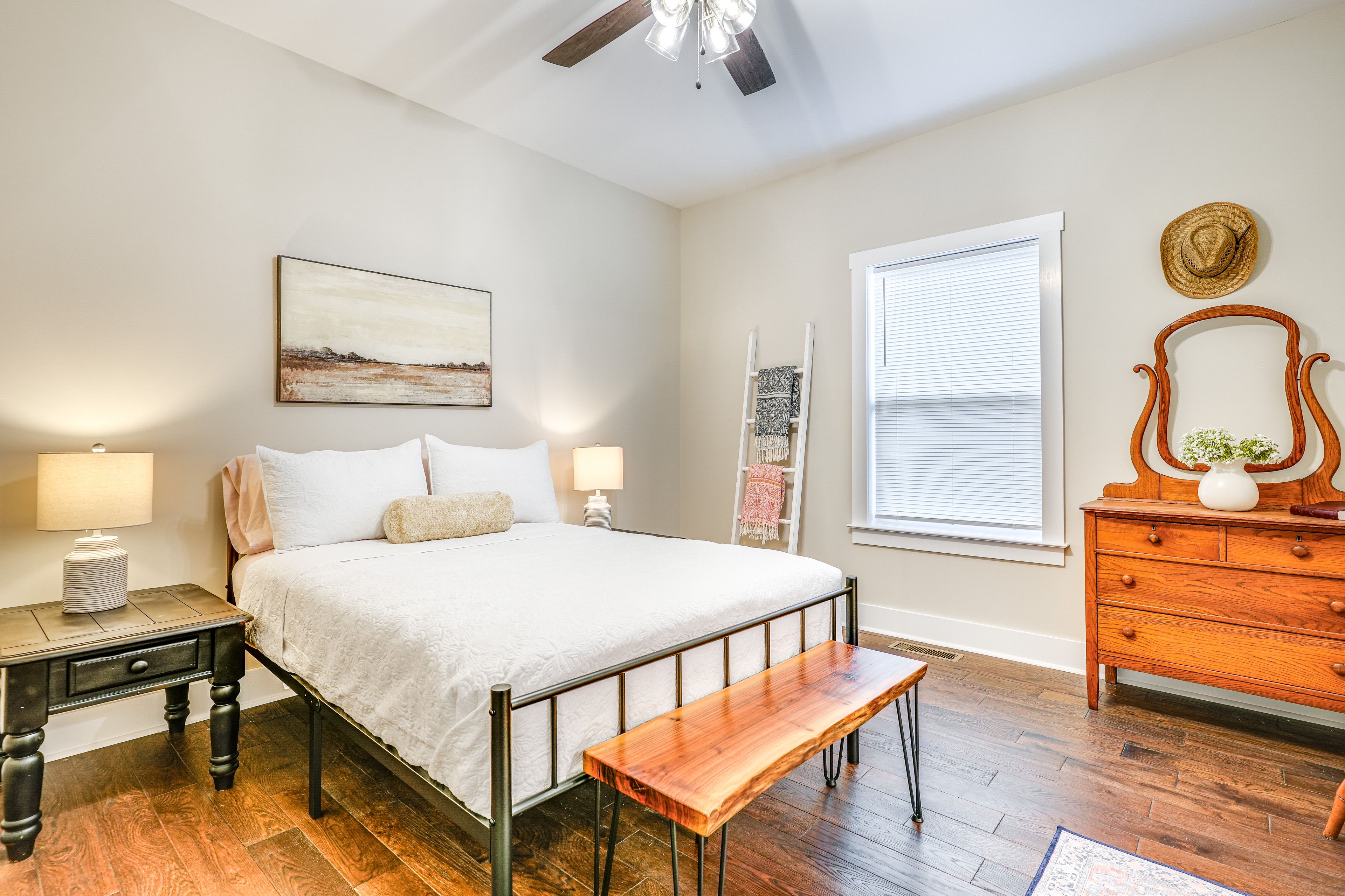 Bedroom 1 | Full Bed