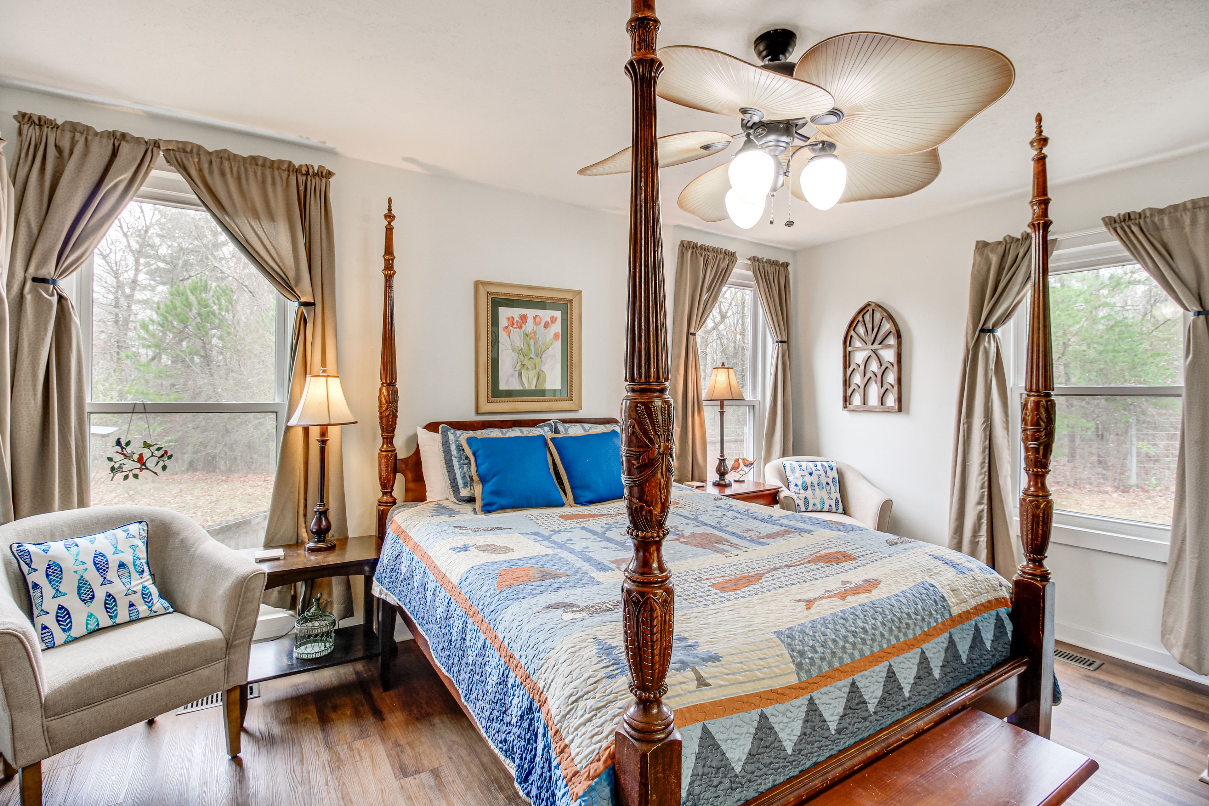 Bedroom 1 | Queen Bed