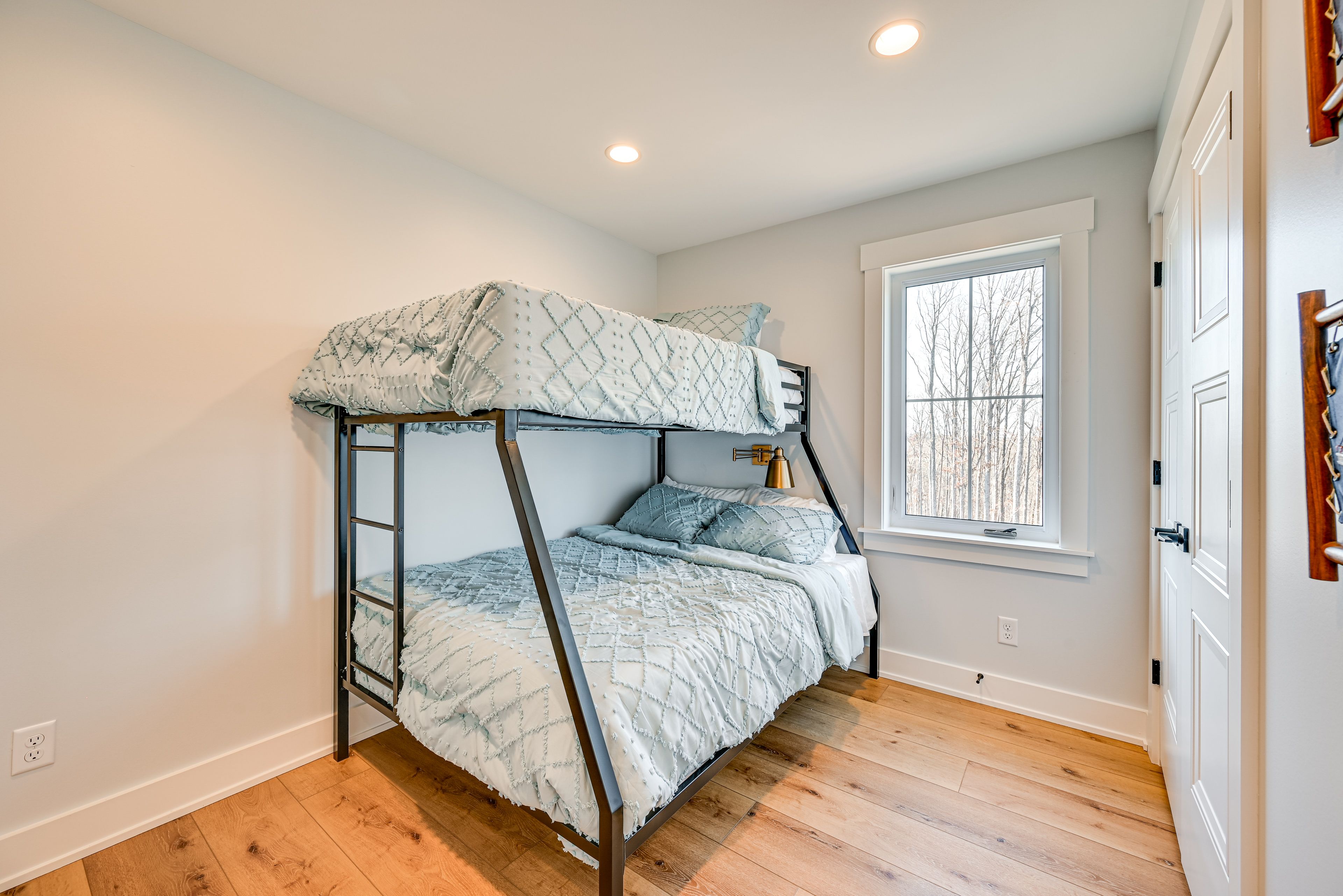 Bedroom 3 | Twin/Full Bunk Bed | Upper Level