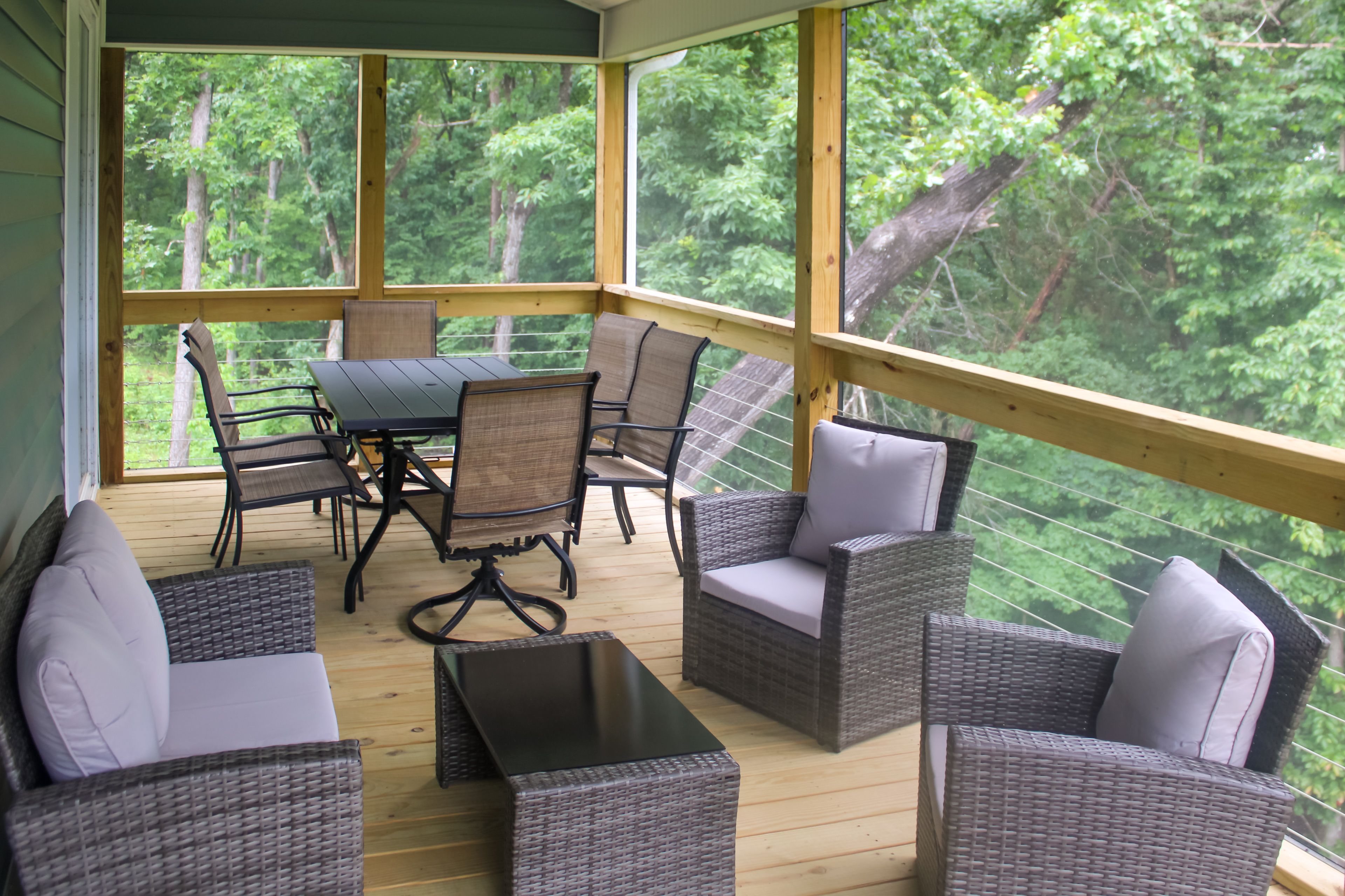 Screened-In Deck