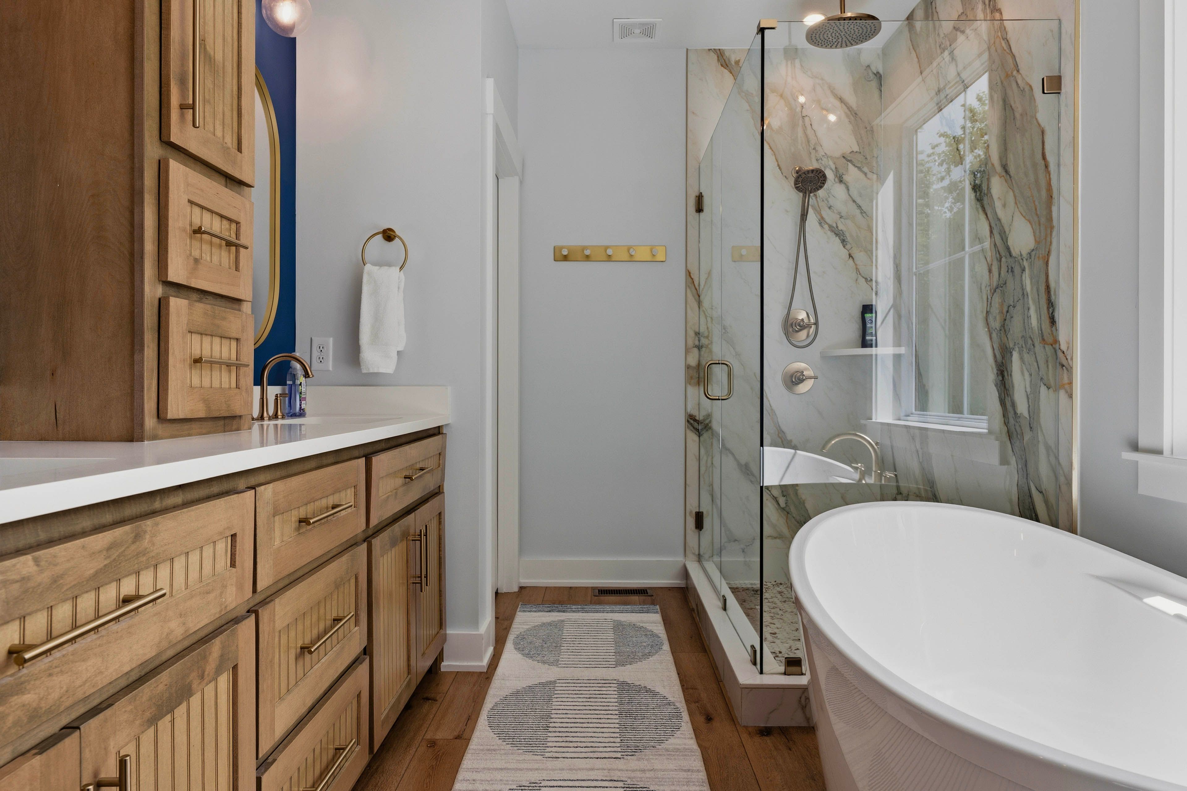 Full Bathroom | 2nd Floor