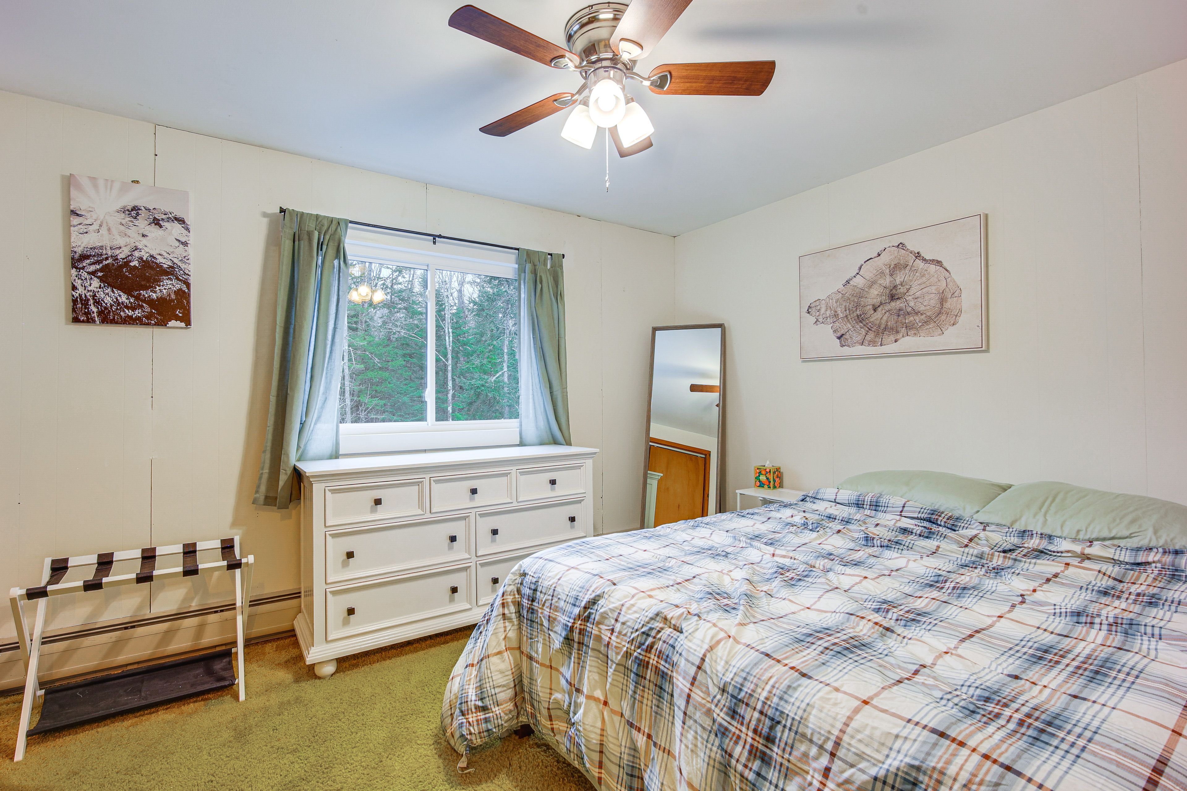 Bedroom 3 | 2nd Floor | Queen Bed