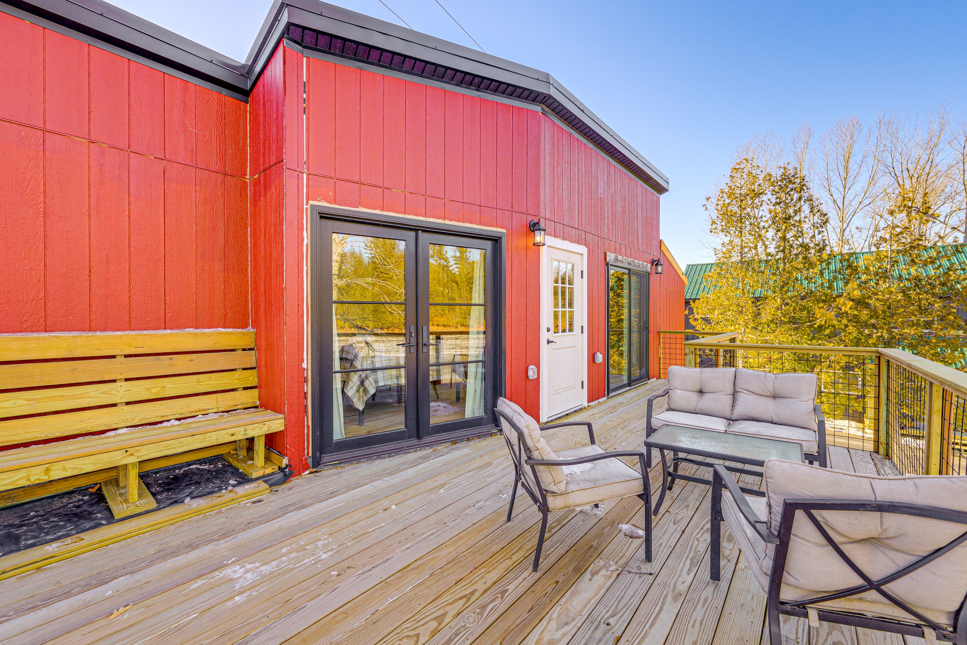 Furnished Deck | Lakefront Views