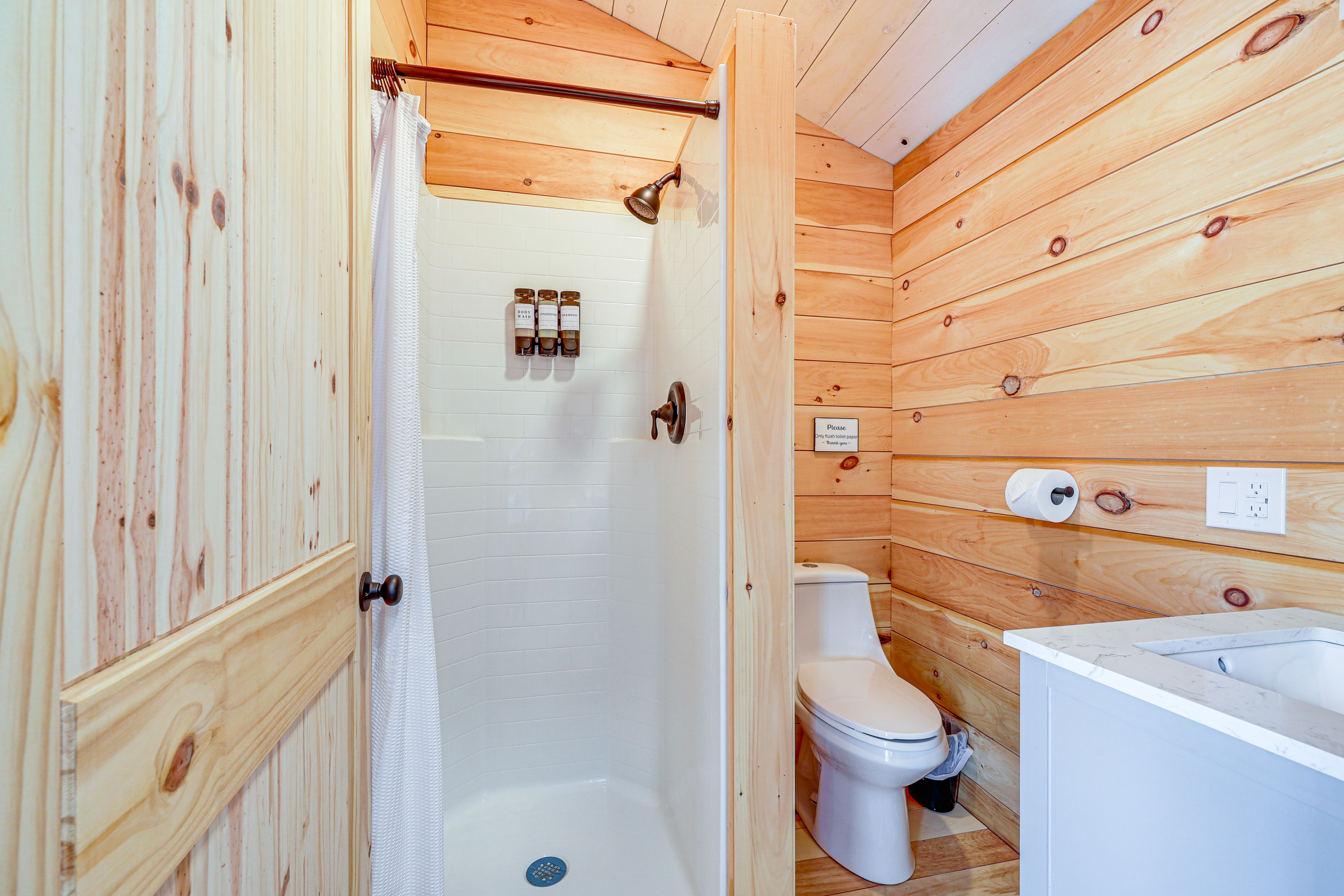 En-Suite Bathroom | Towels Provided