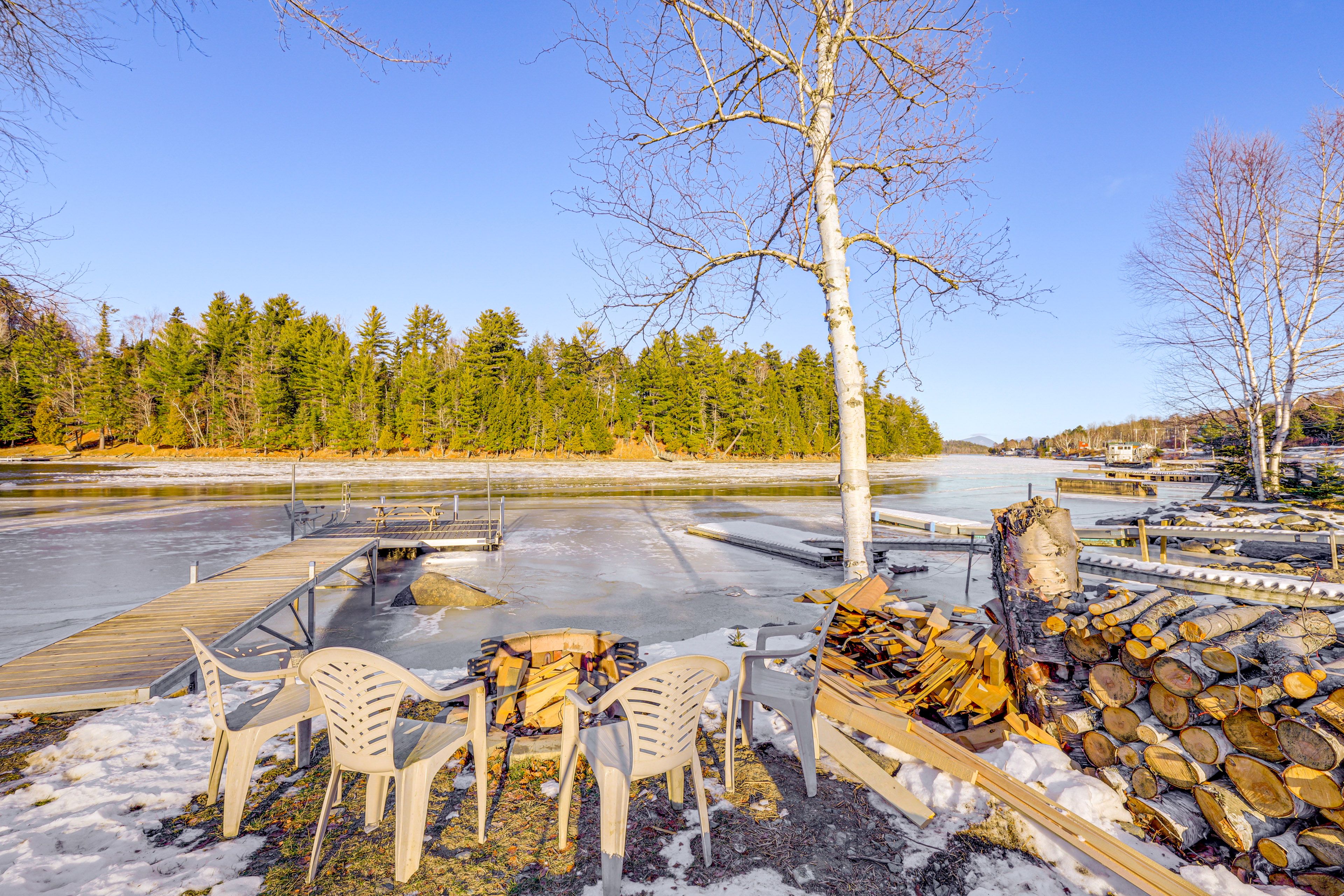 Winter Exterior | Fire Pit | Dock
