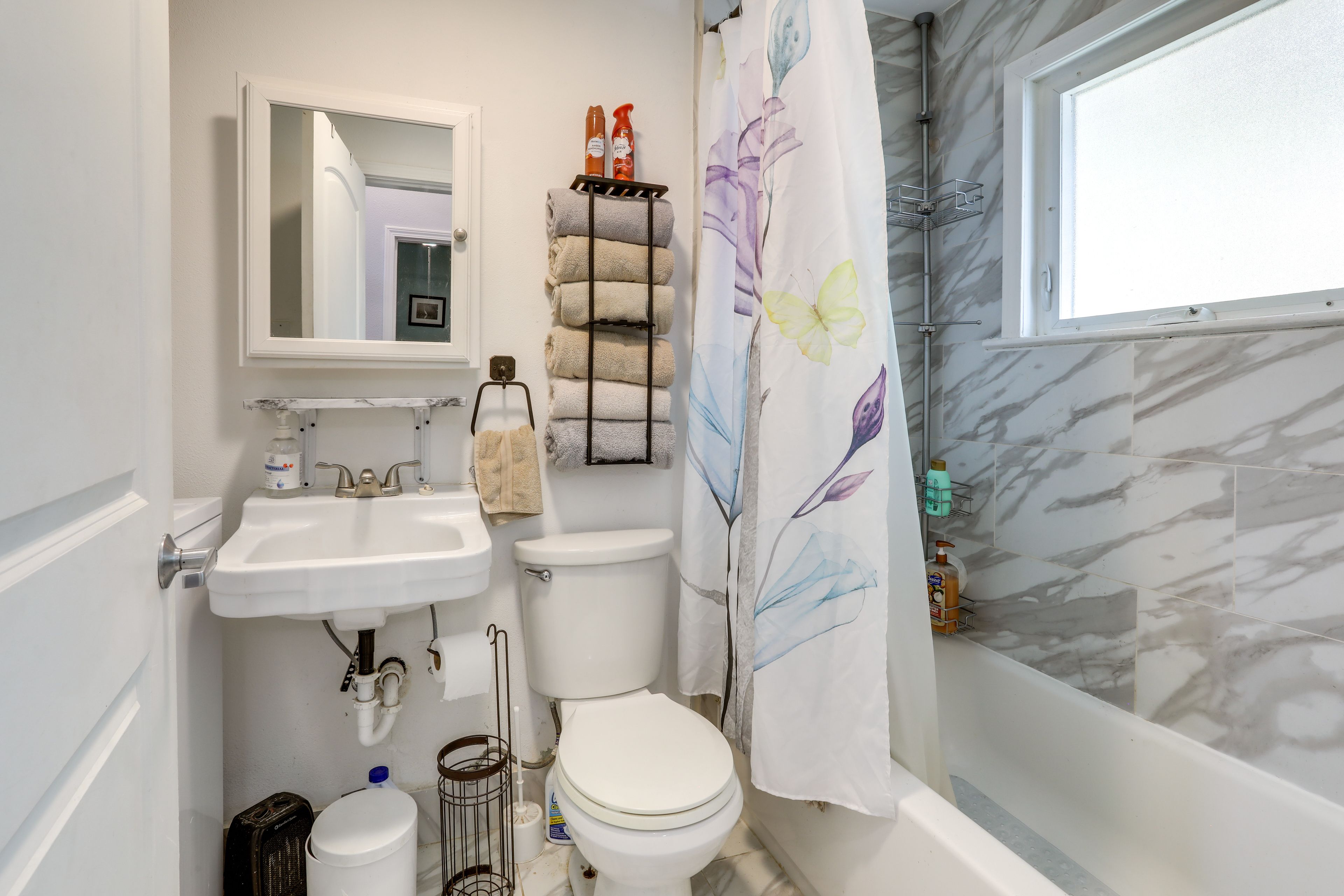 Bathroom | Towels Provided | 1st Floor