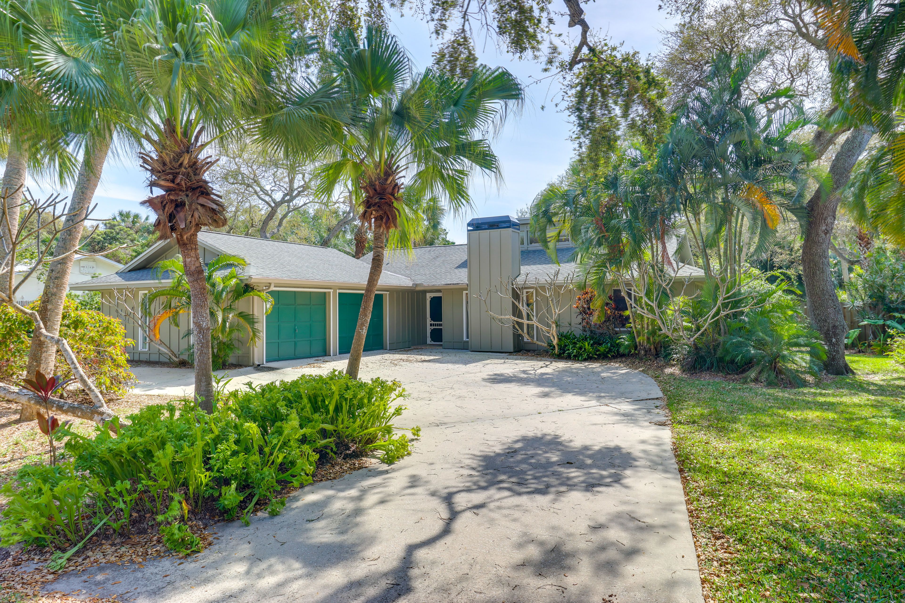 Property Exterior | Garage (2 Vehicles) | Driveway (2 Vehicles)