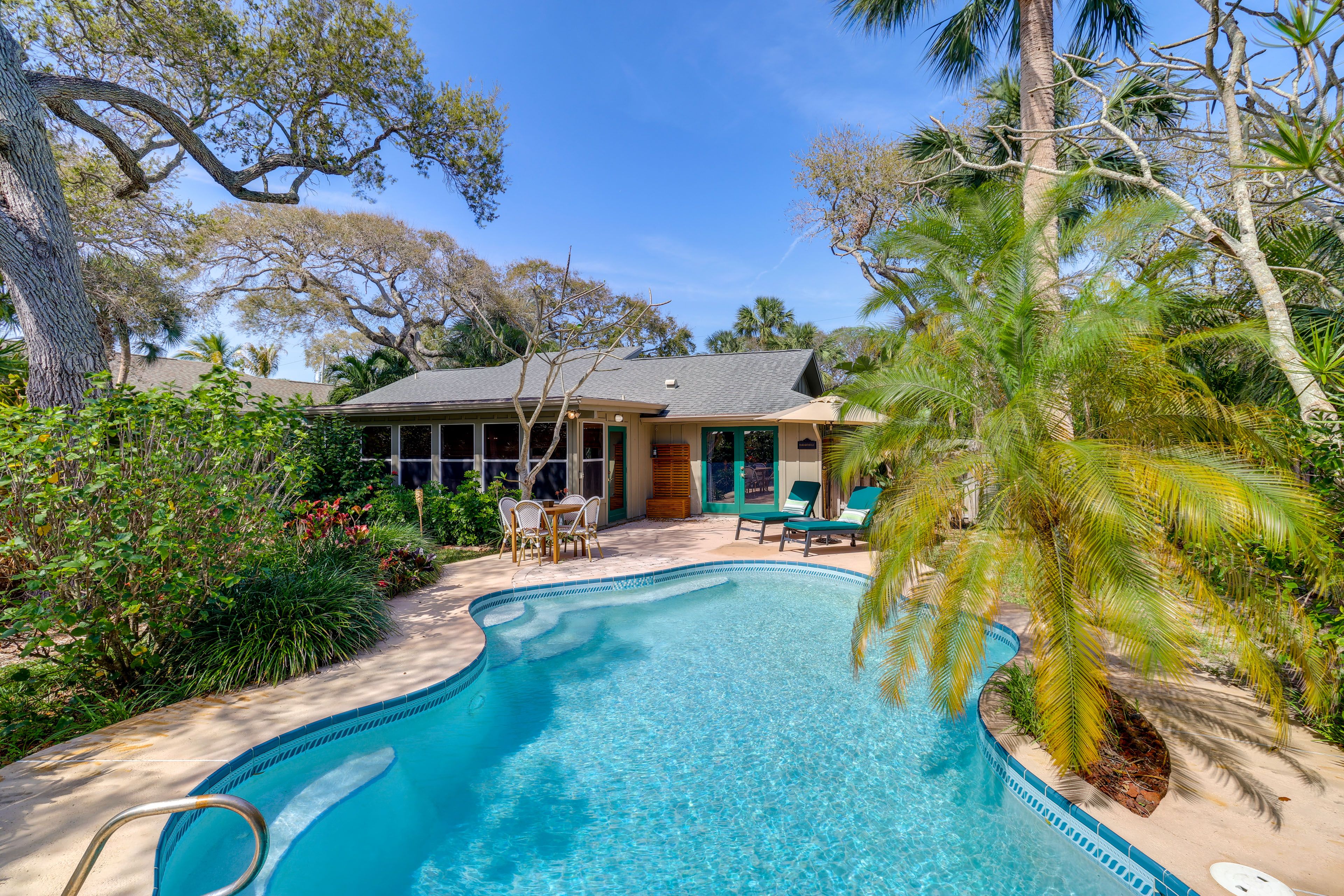 Melbourne Beach Vacation Rental | 3BR | 2BA | 1,700 Sq Ft | Small Step to Enter