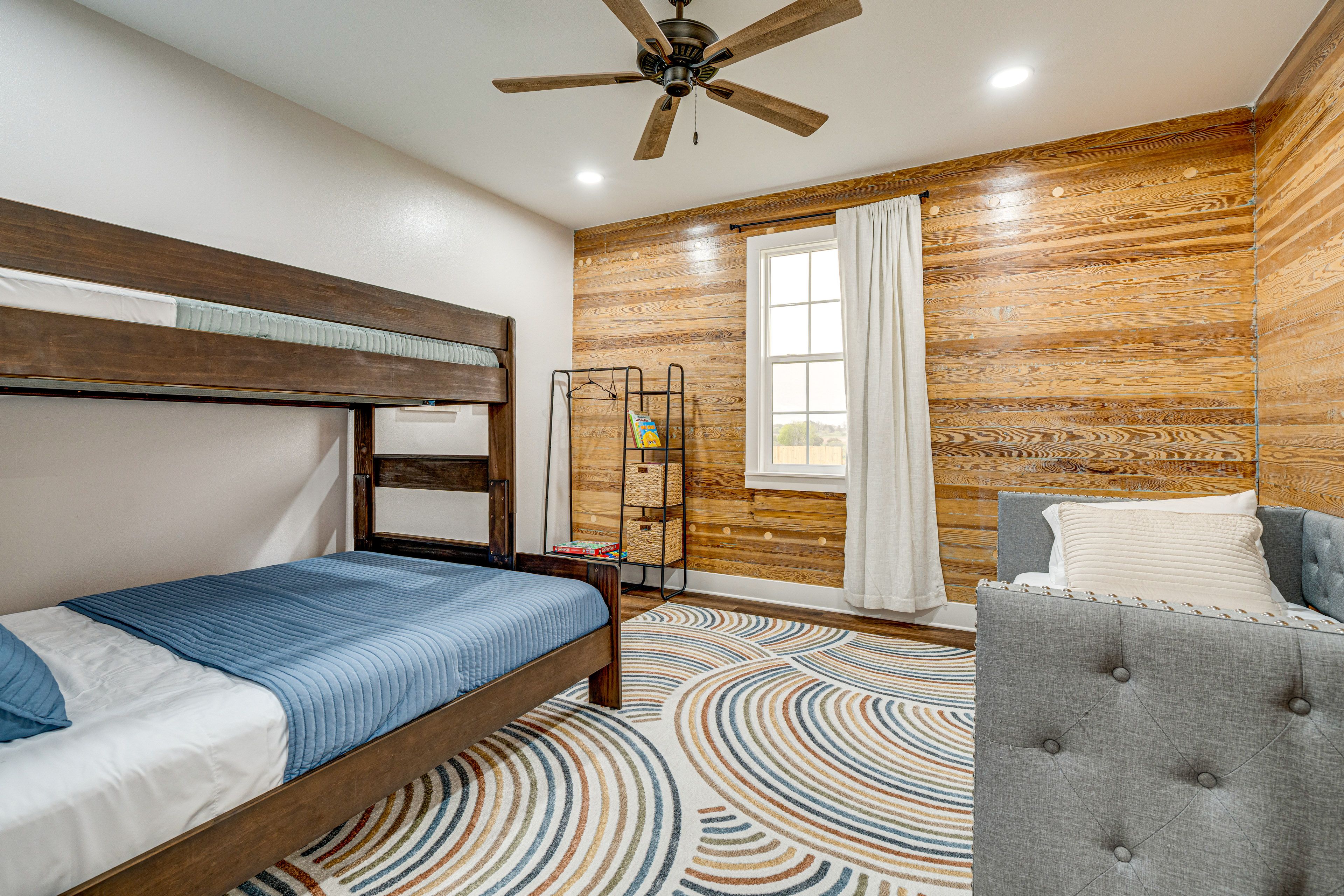 Bedroom 3 | Twin/Queen Bunk Bed | Twin Daybed