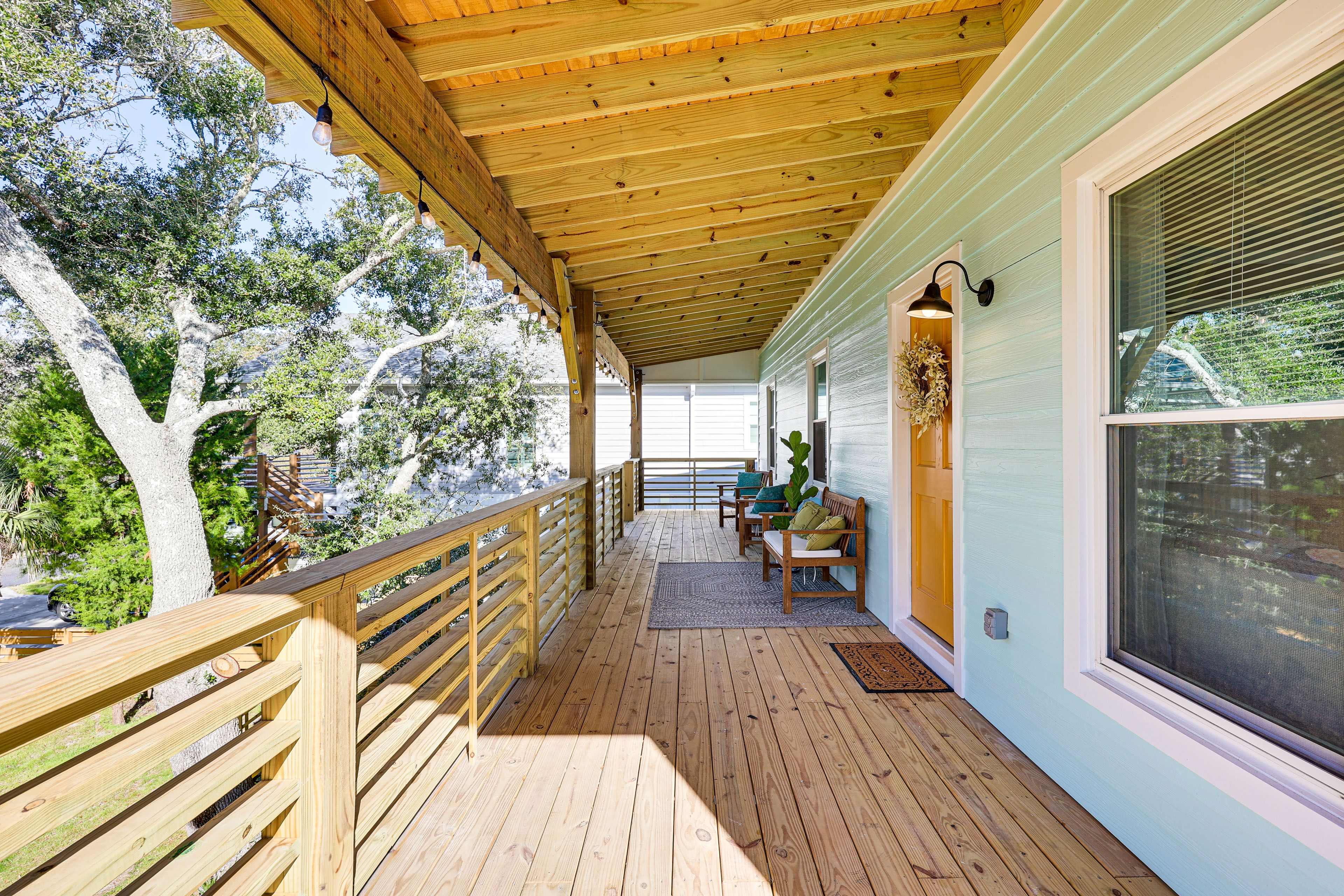 Private Porch | Outdoor Seating